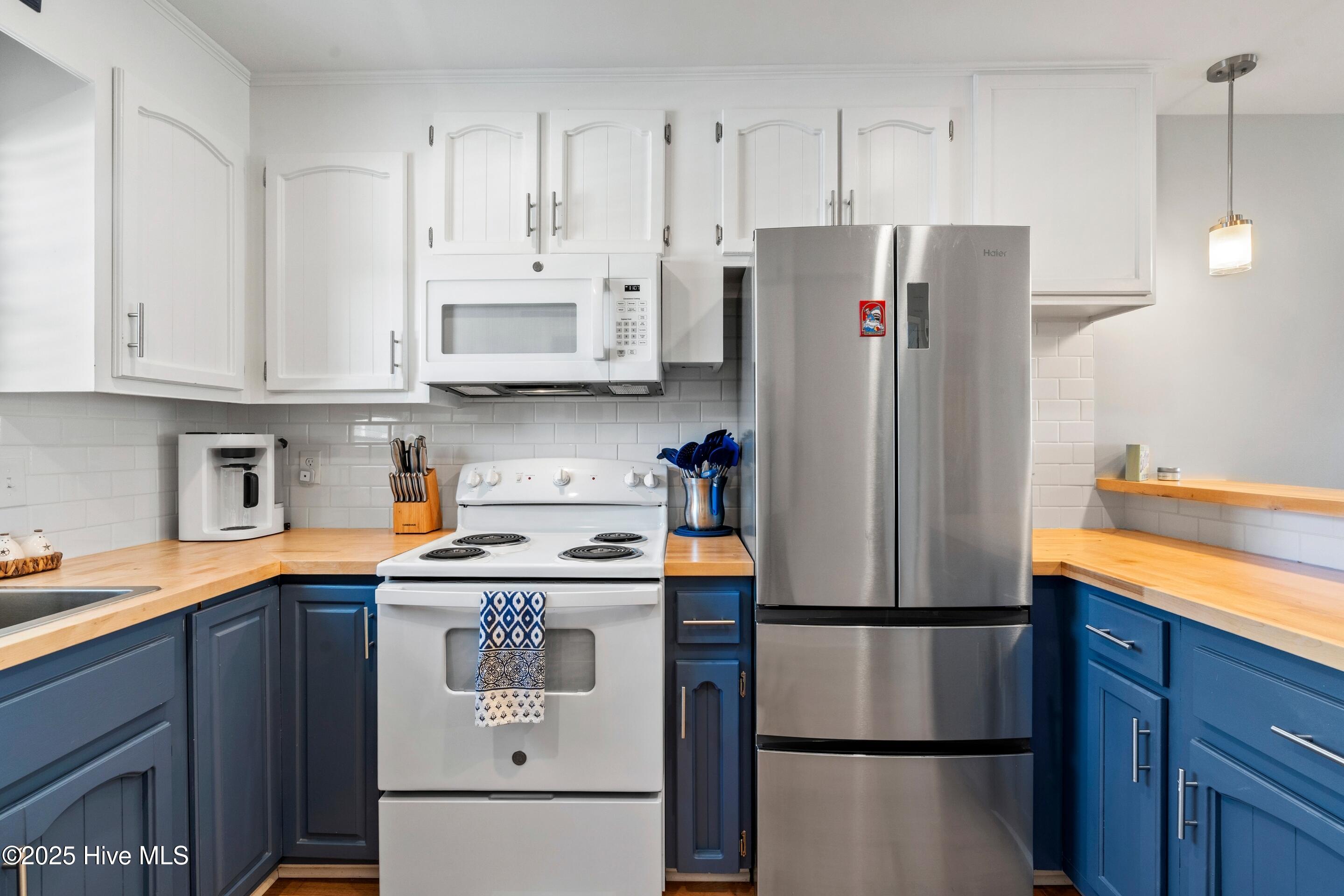 100535688 | Photo 21