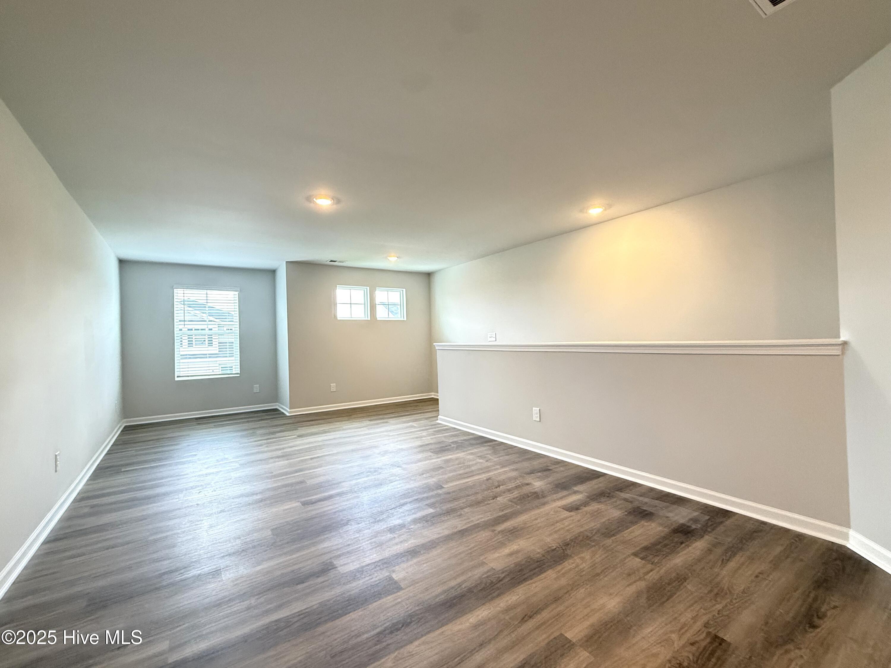 100526181 | Photo 16