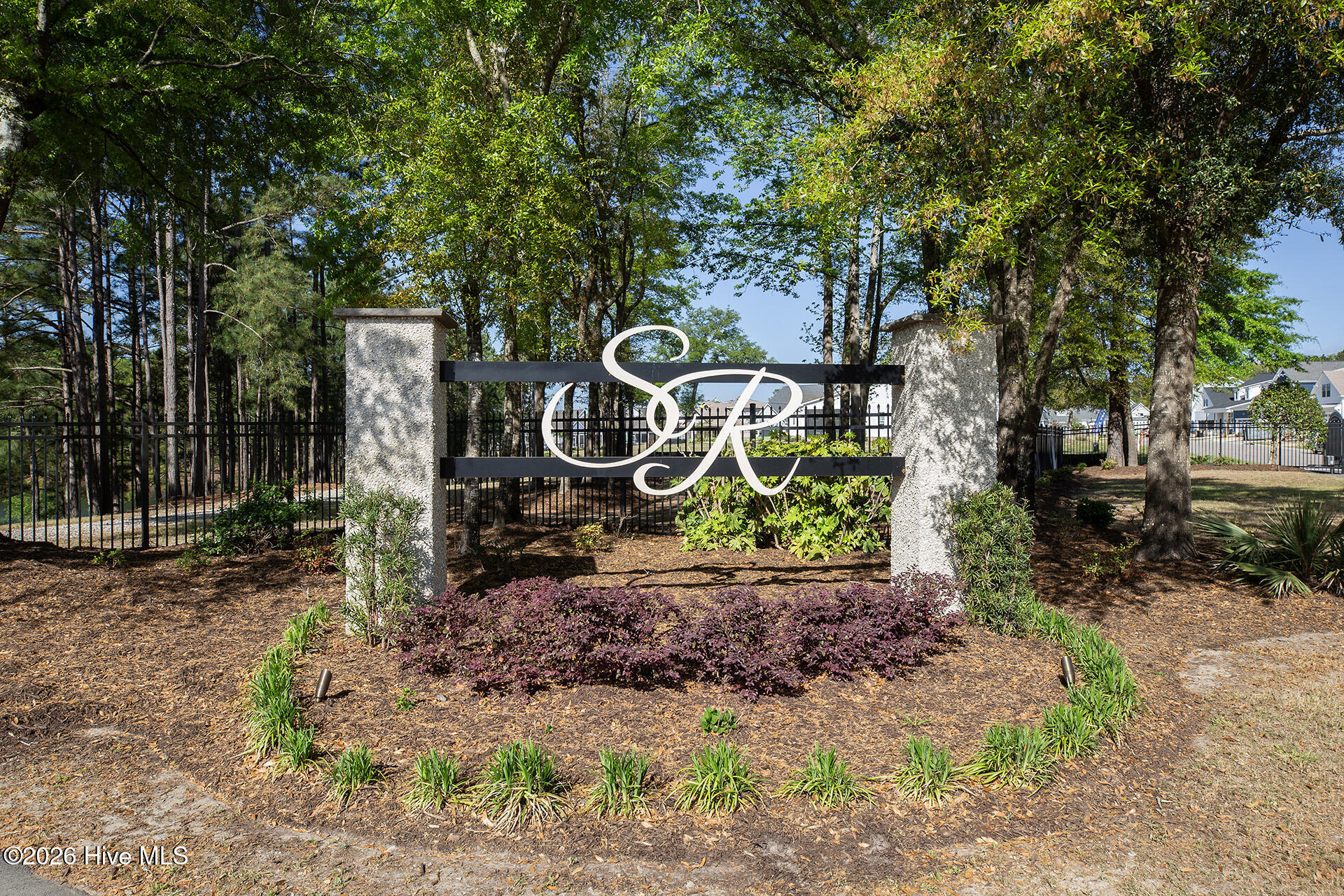 100563450 | Photo 71