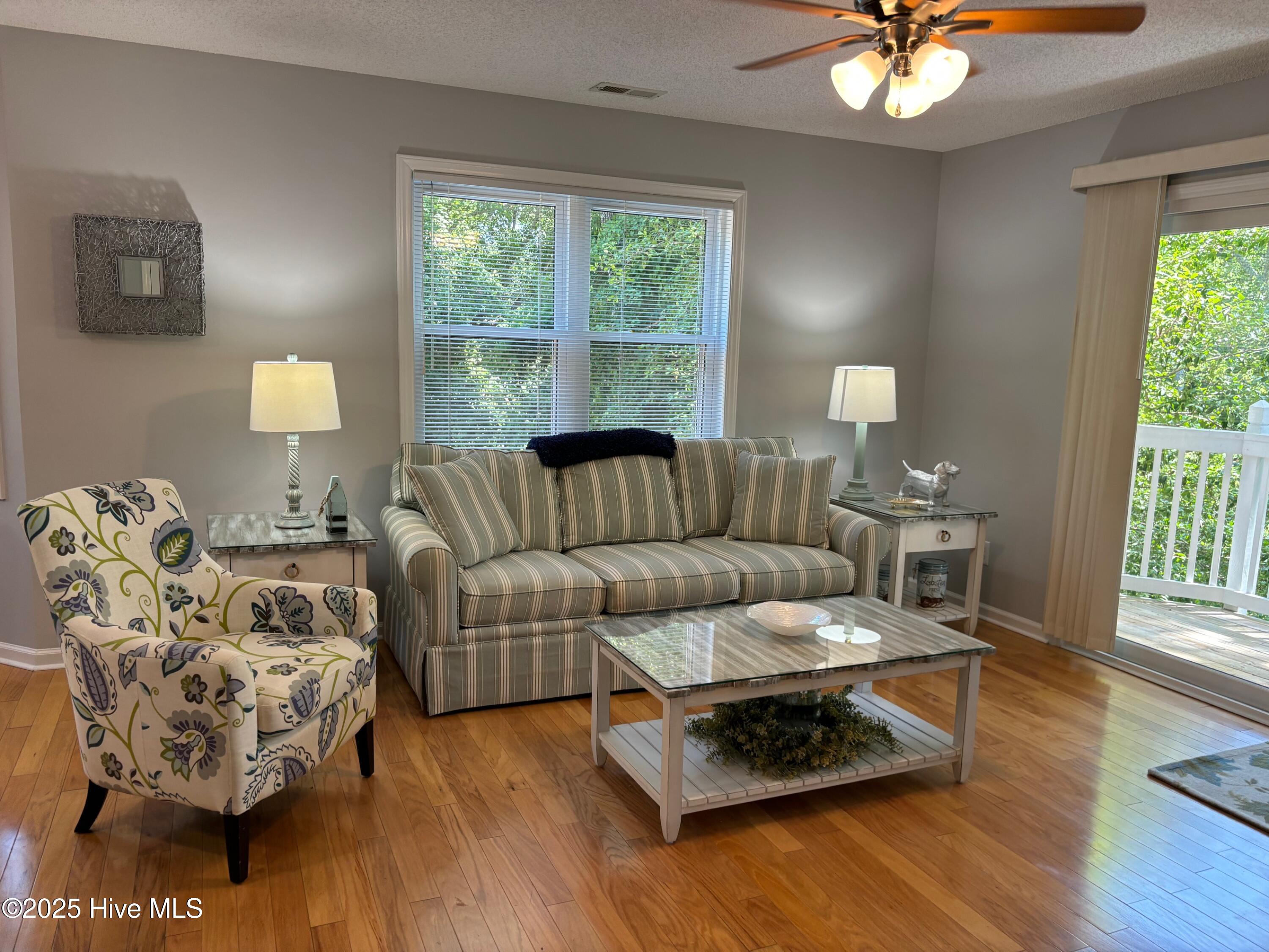 100542015 | Photo 11