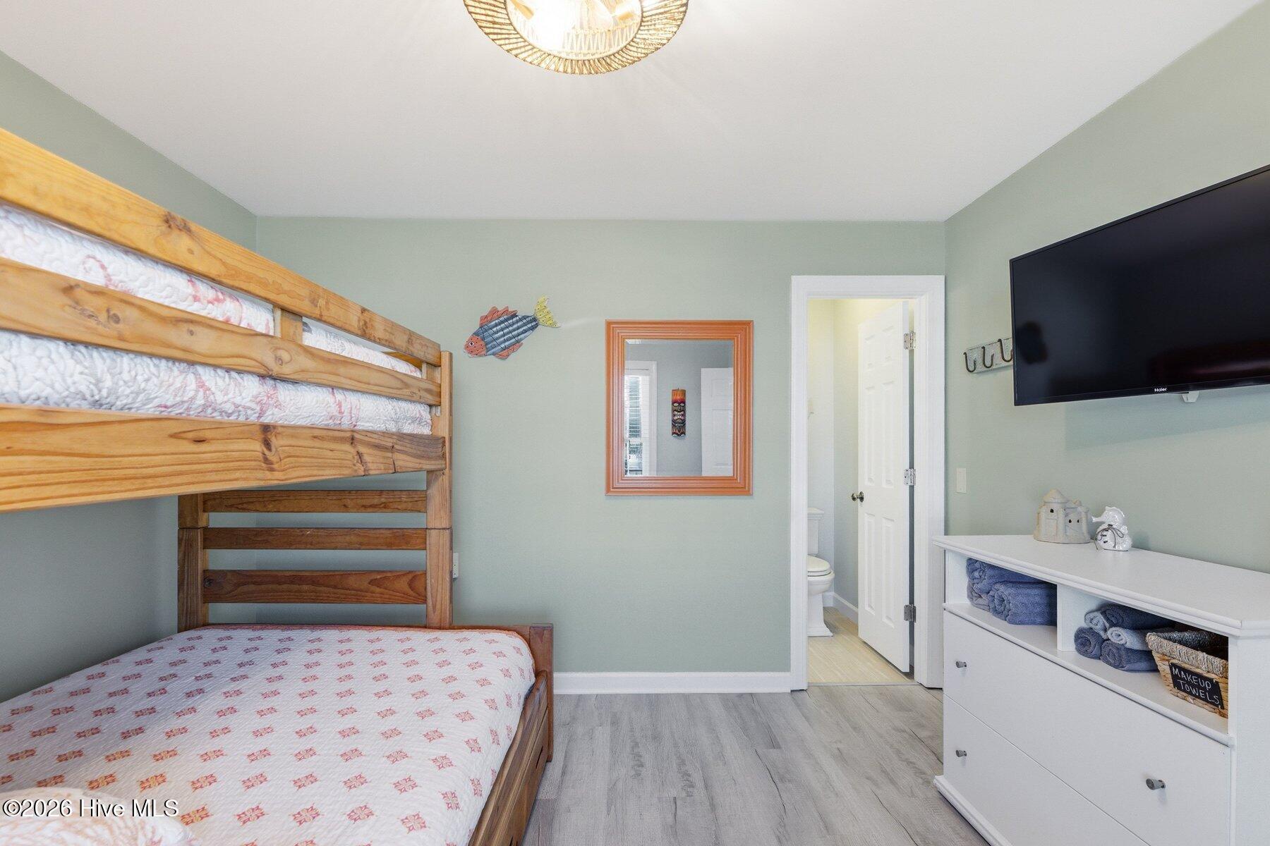 100570503 | Photo 40