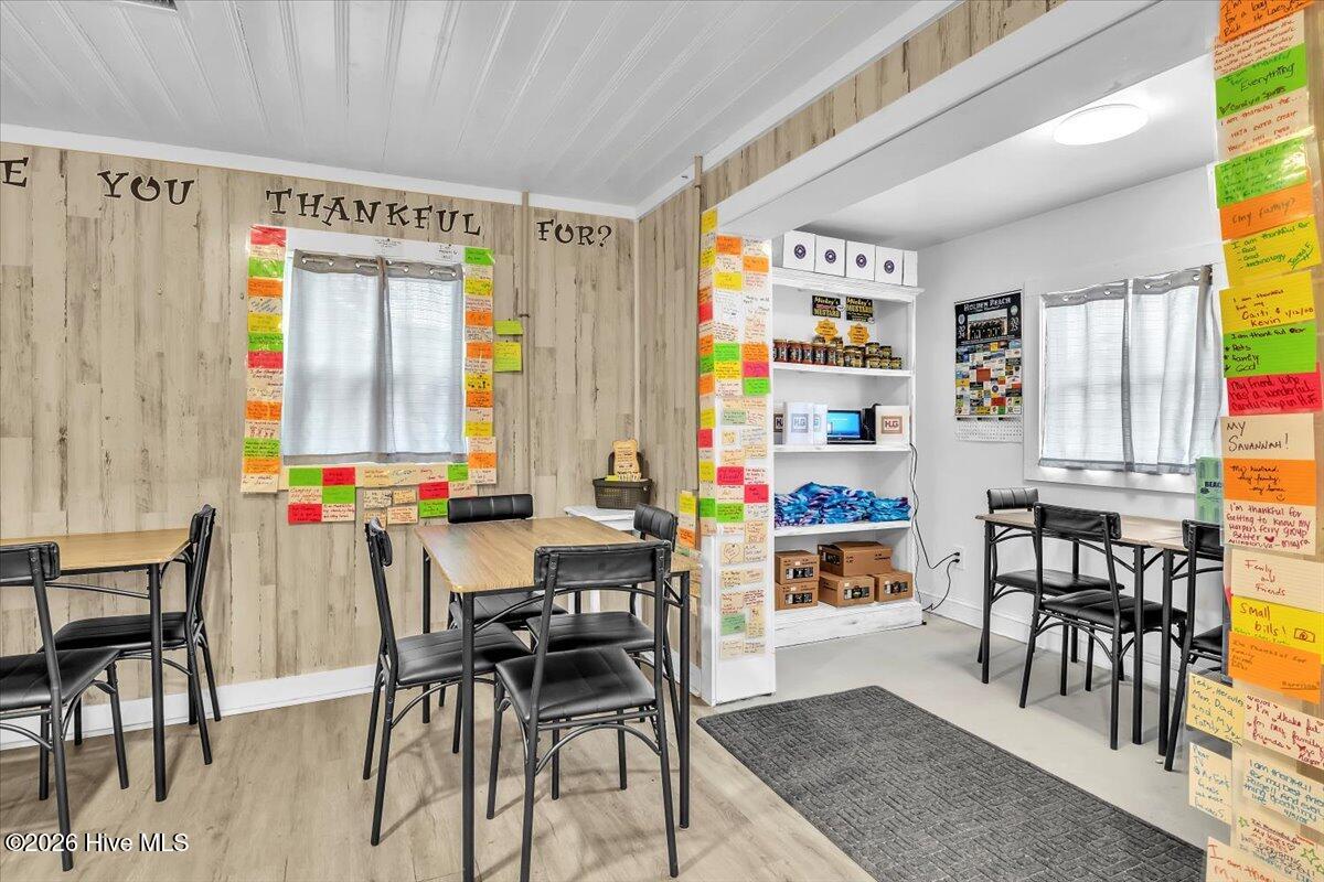 100551922 | Photo 51