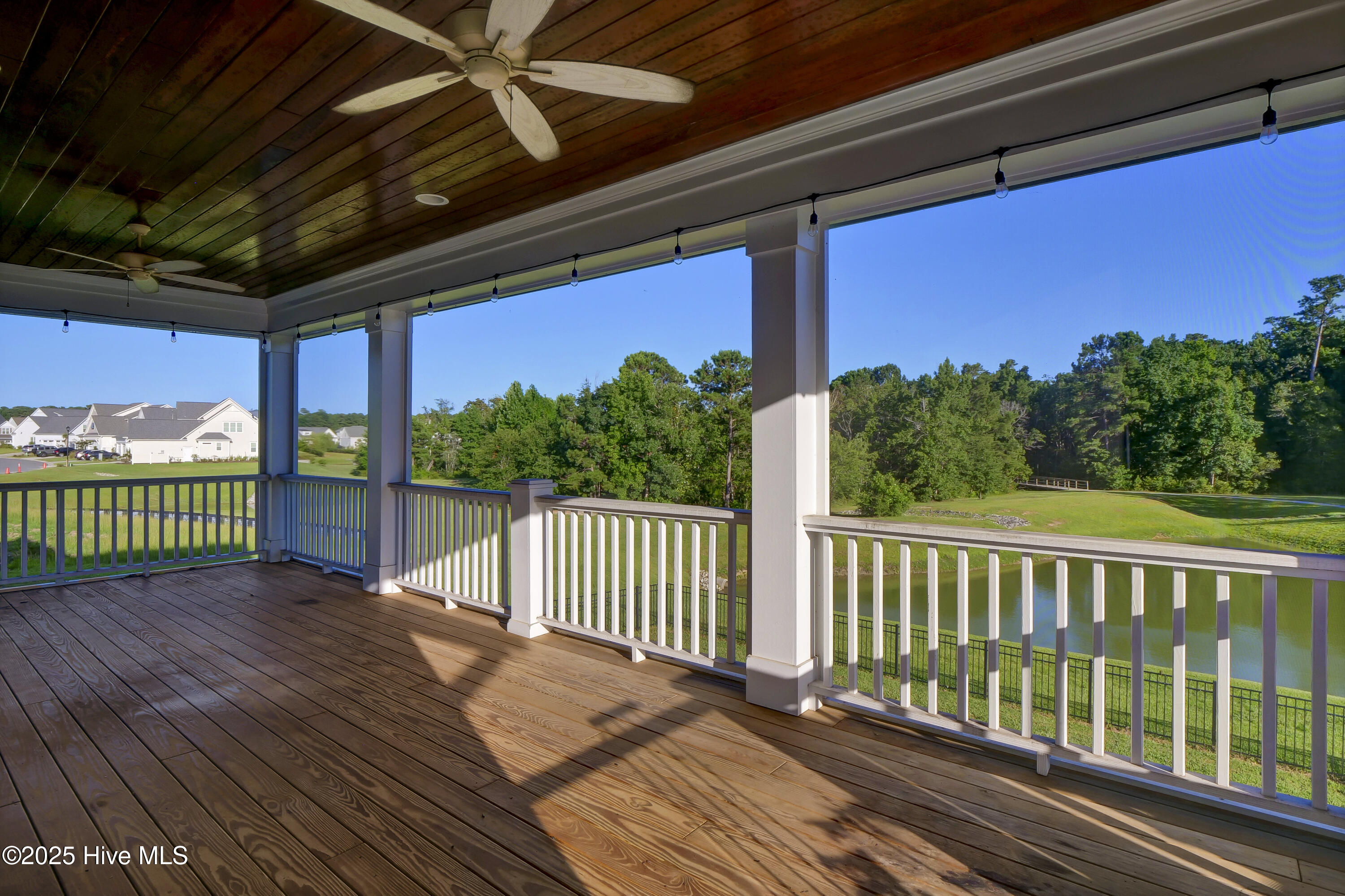 100518047 | Photo 20