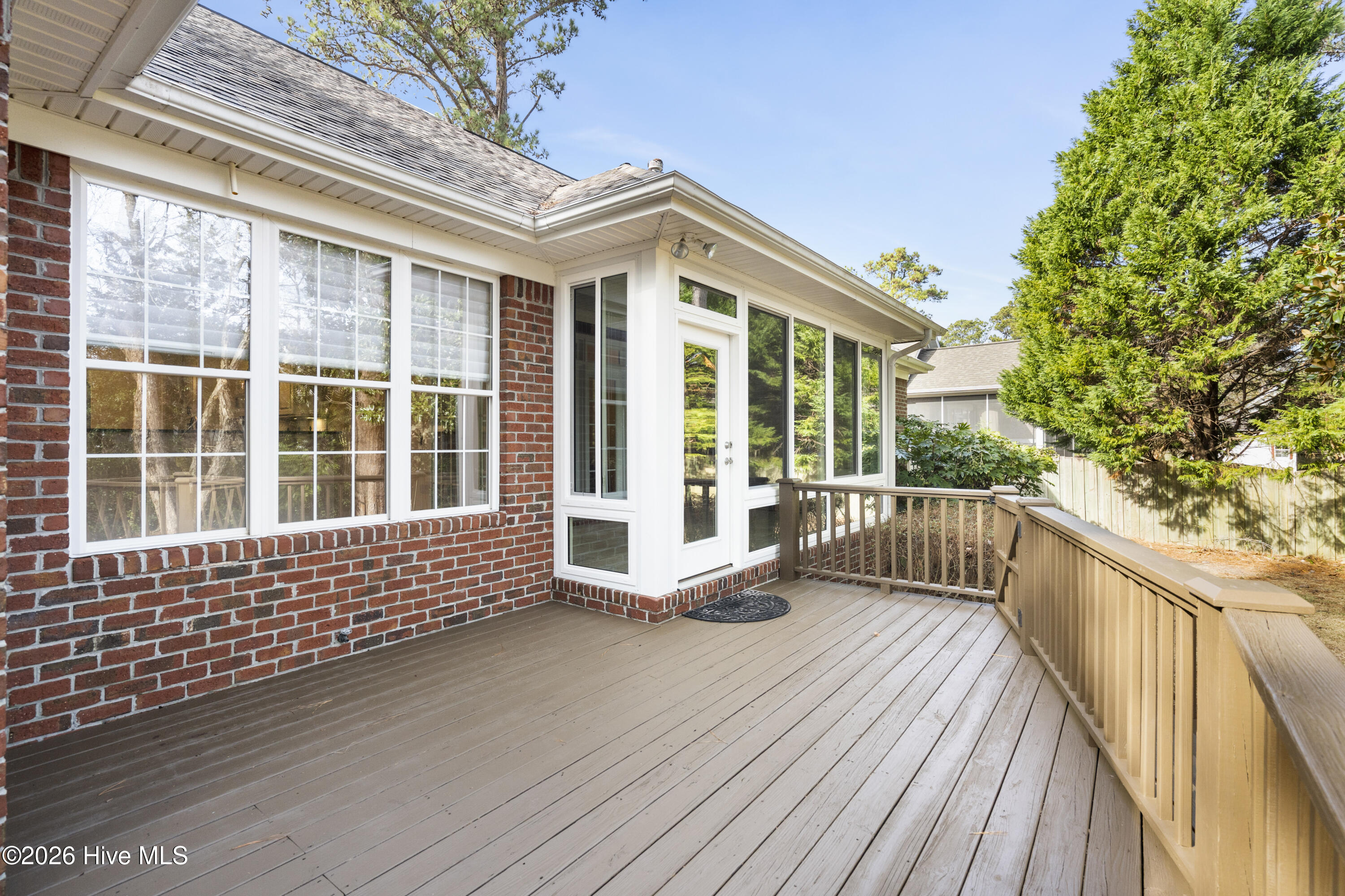 100550705 | Photo 40