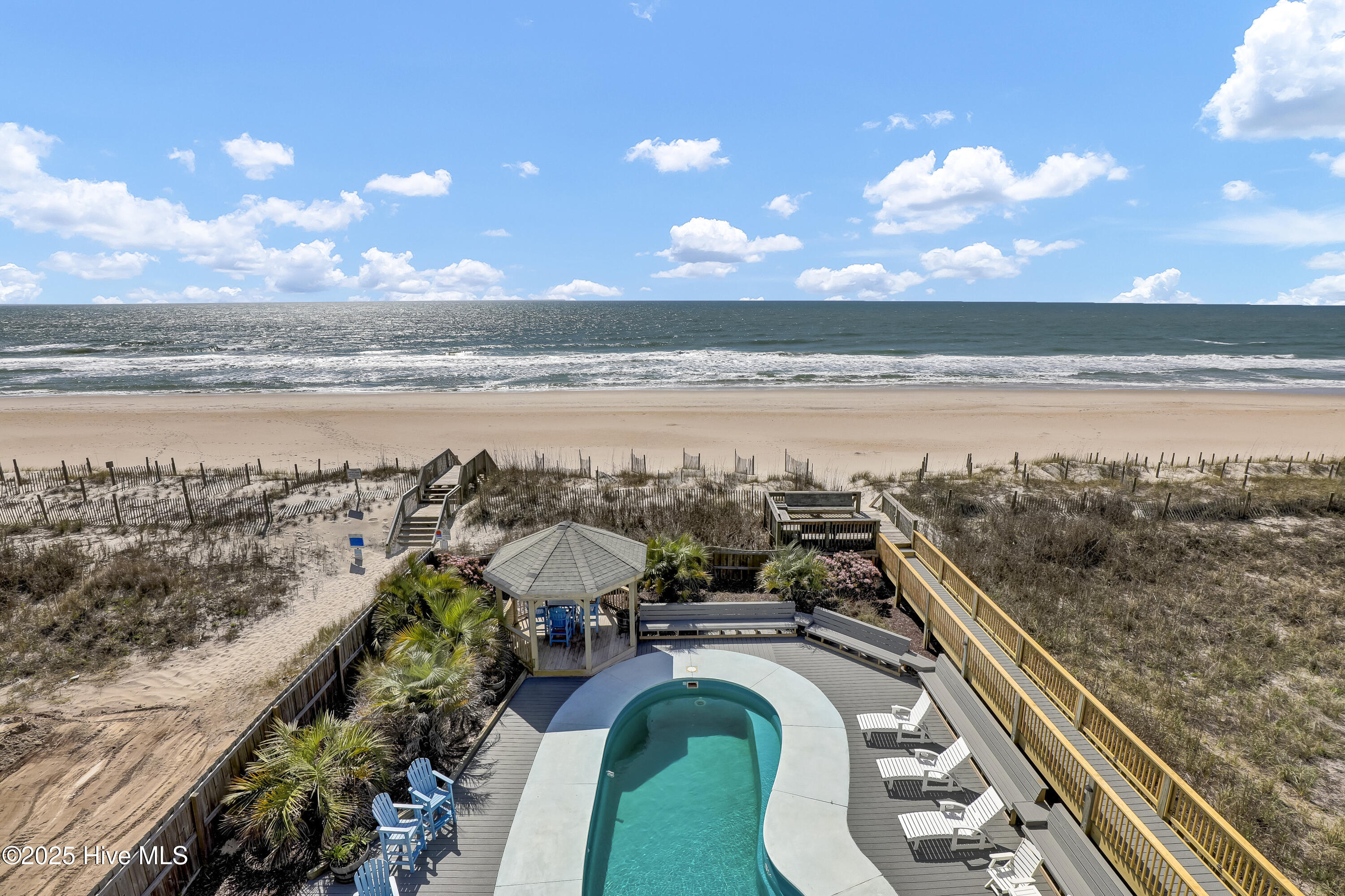 100538324 | Photo 21