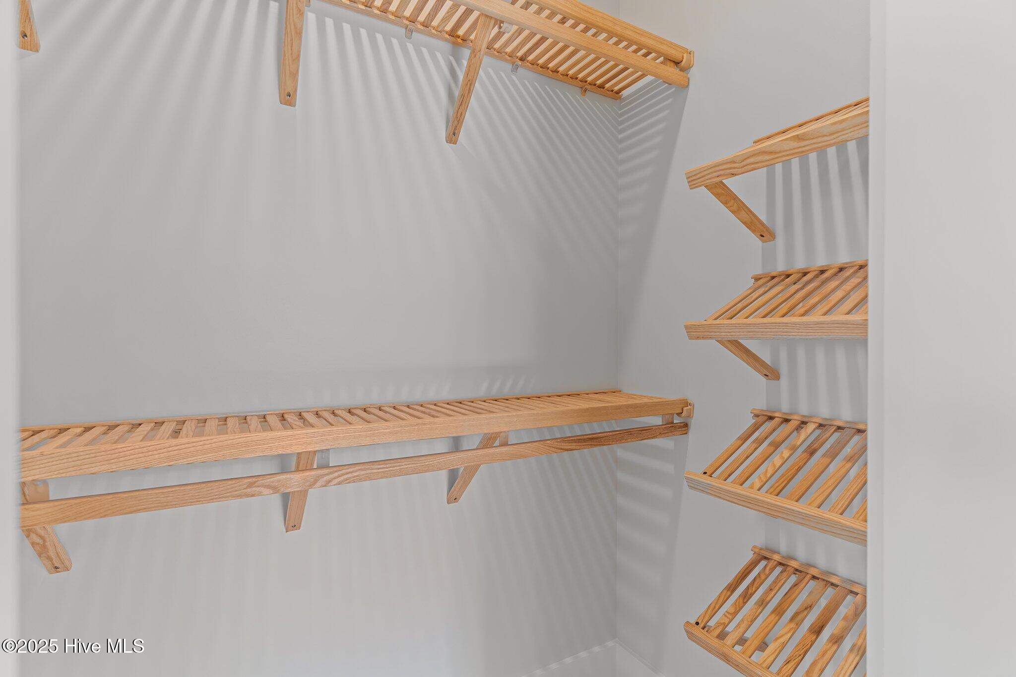 100515159 | Photo 34