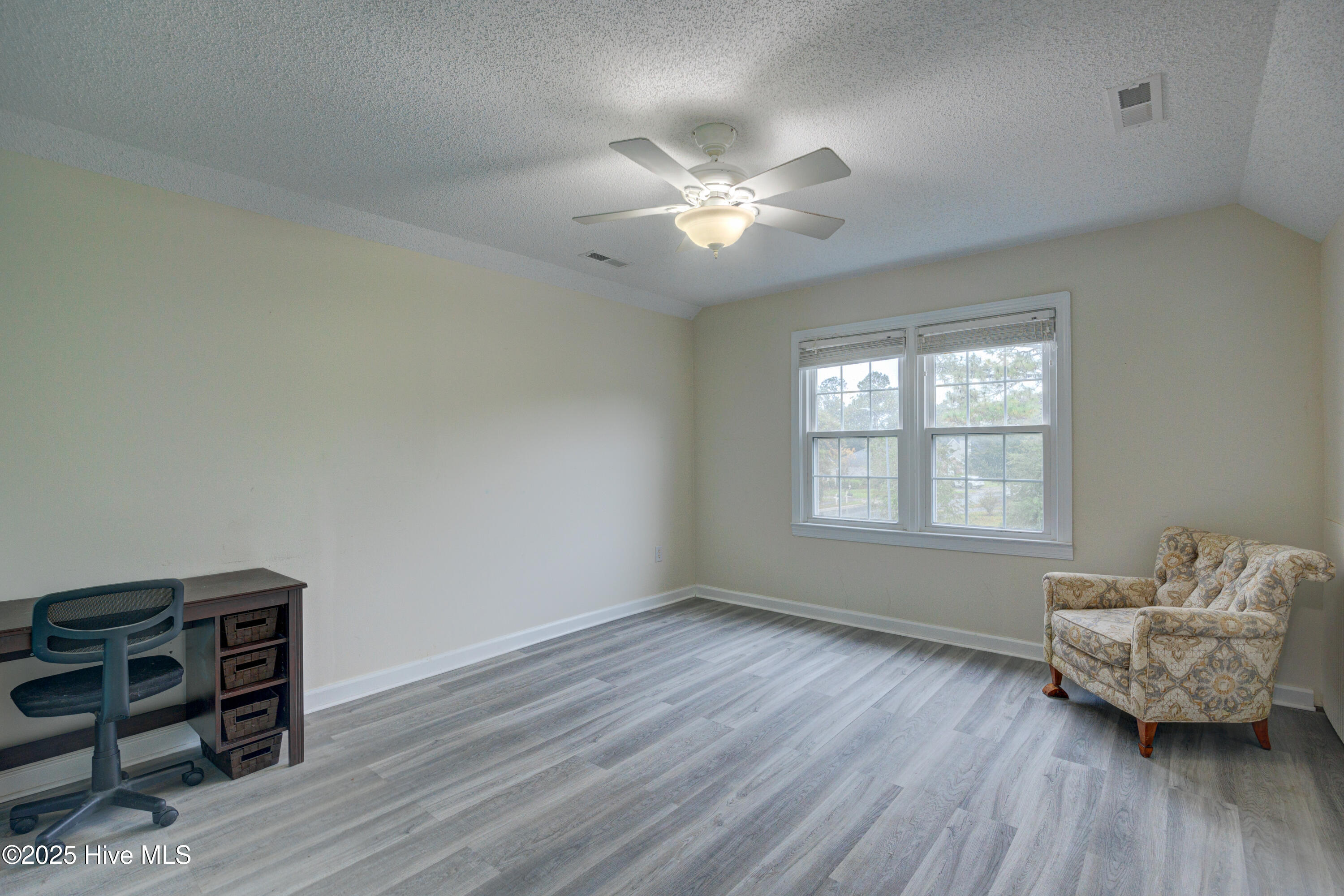 100534383 | Photo 25