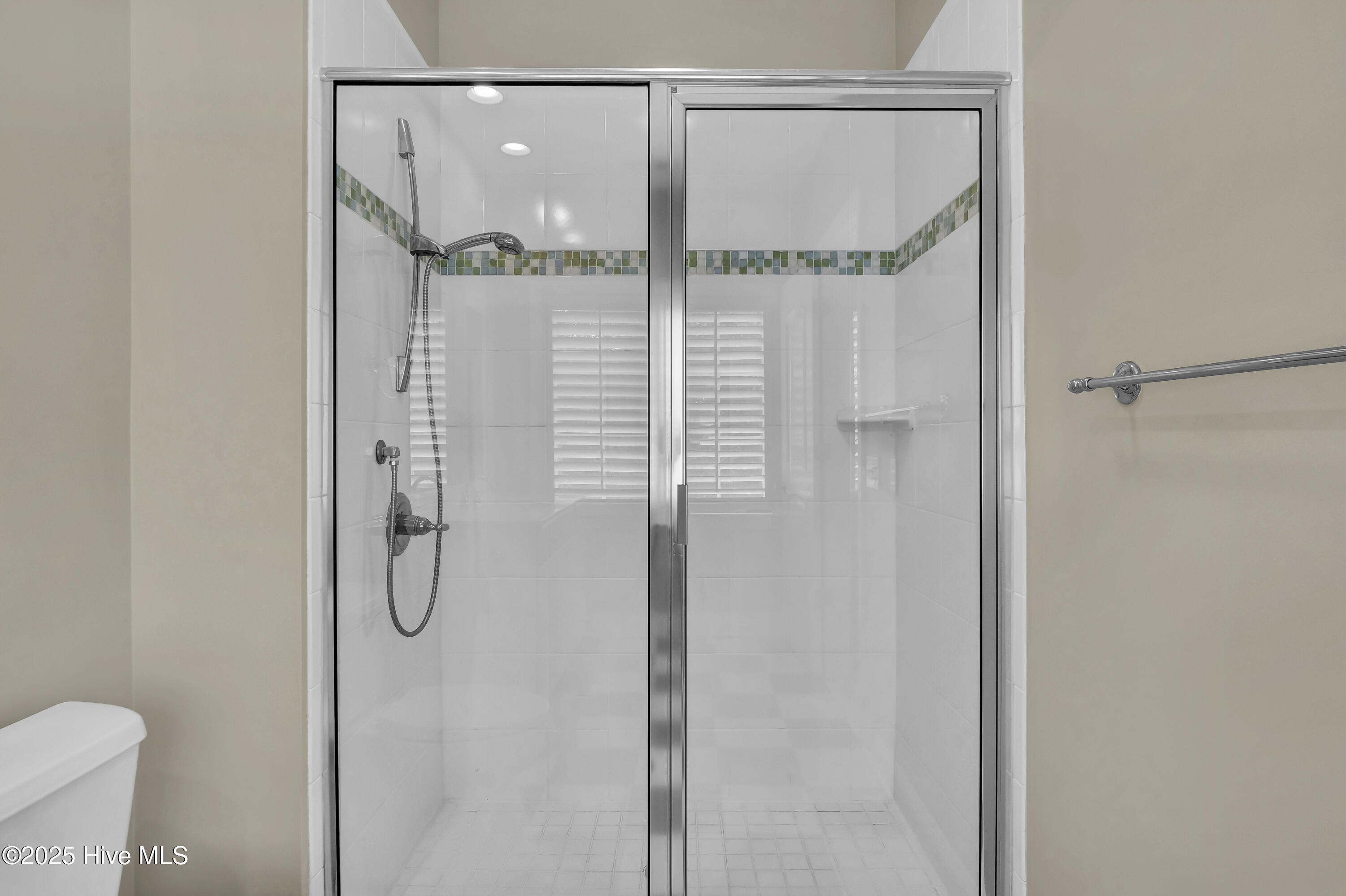 100552605 | Photo 52