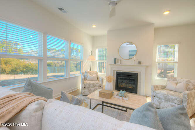 100555461 | Photo 13