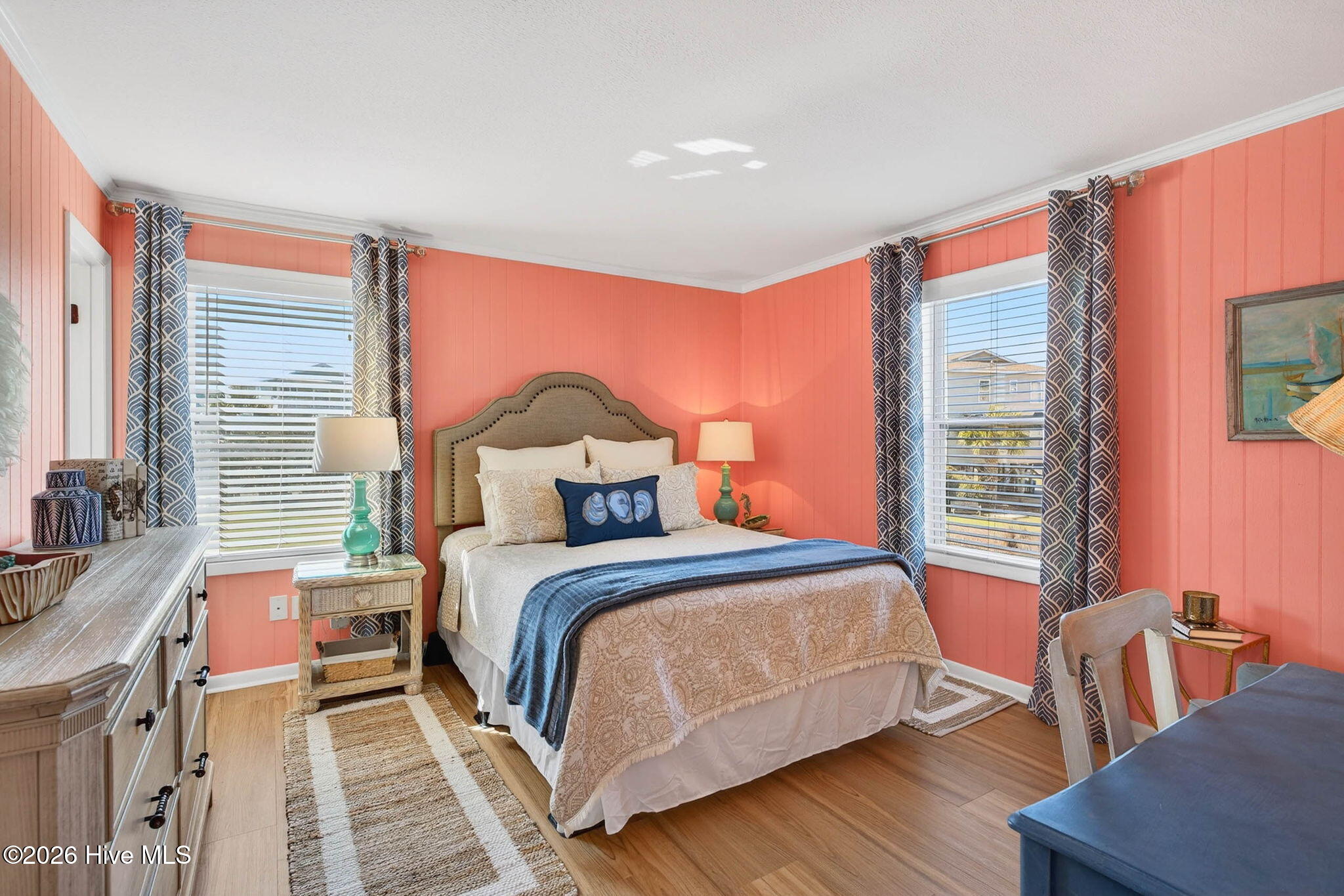 100560673 | Photo 18