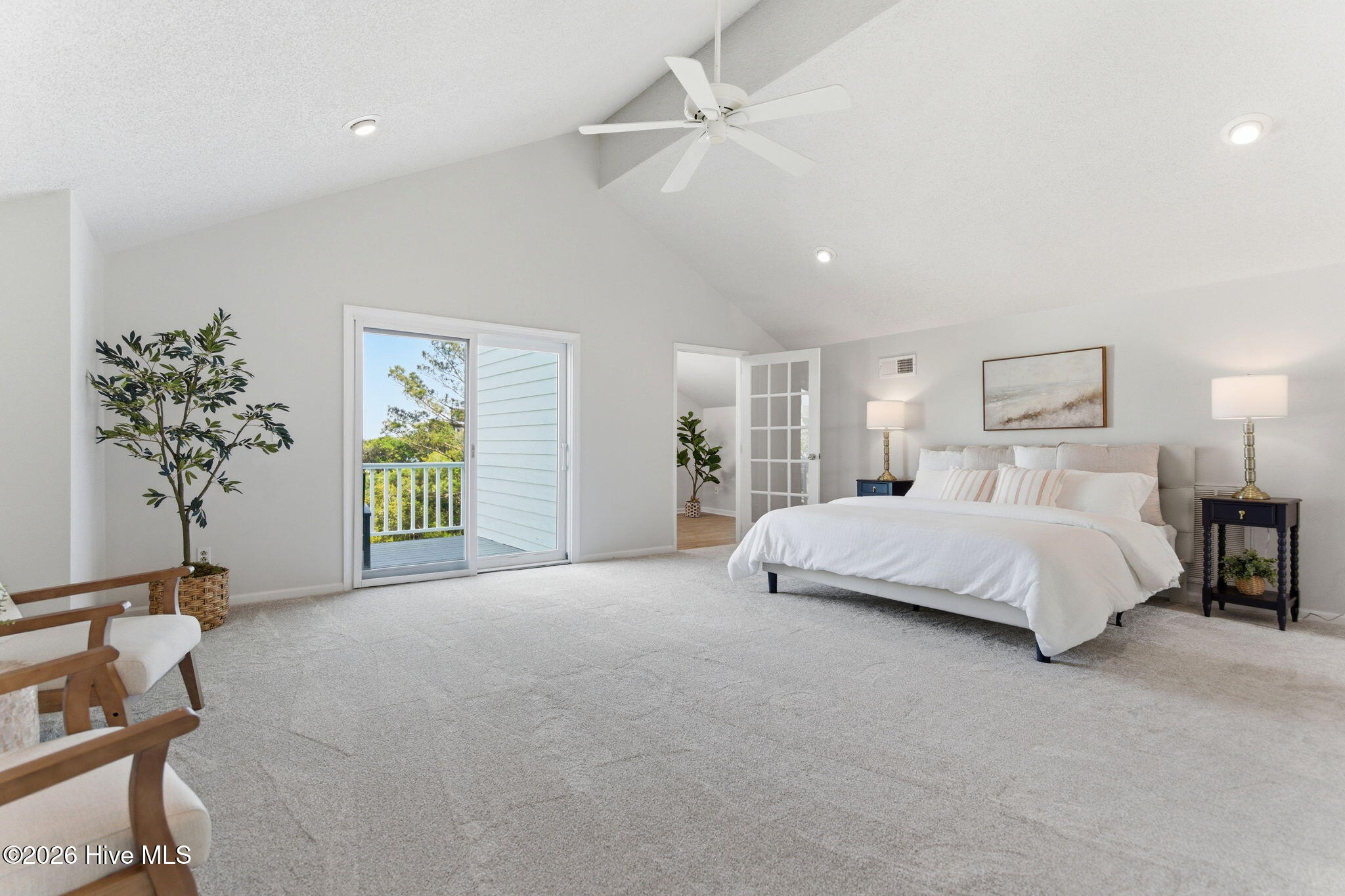 100569550 | Photo 15