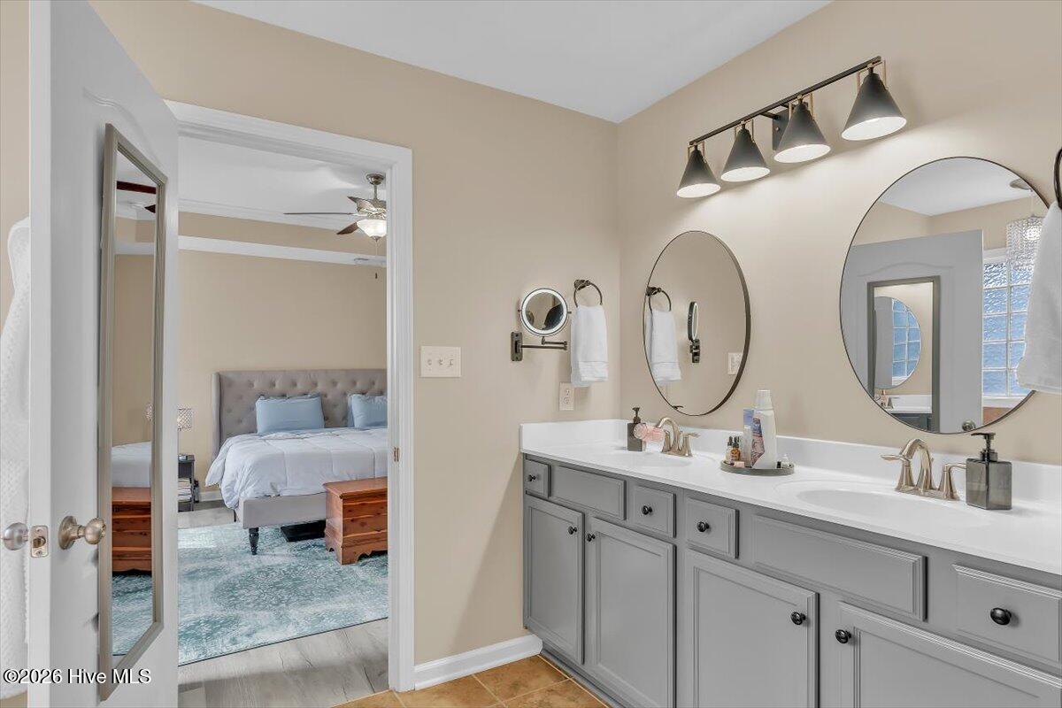 100558956 | Photo 48