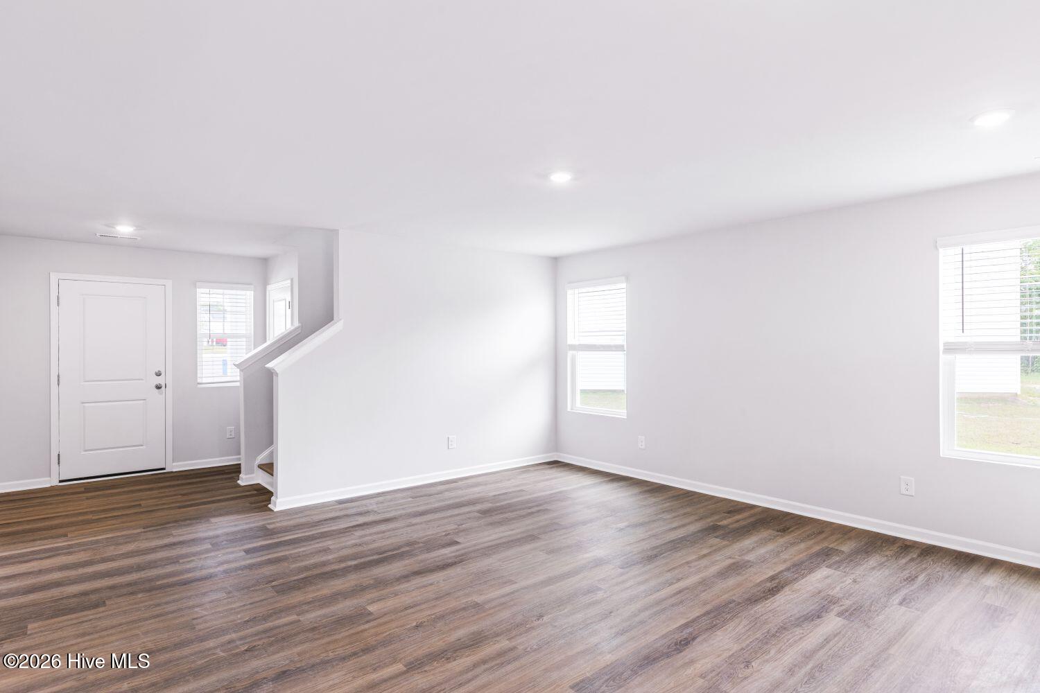 100533204 | Photo 12