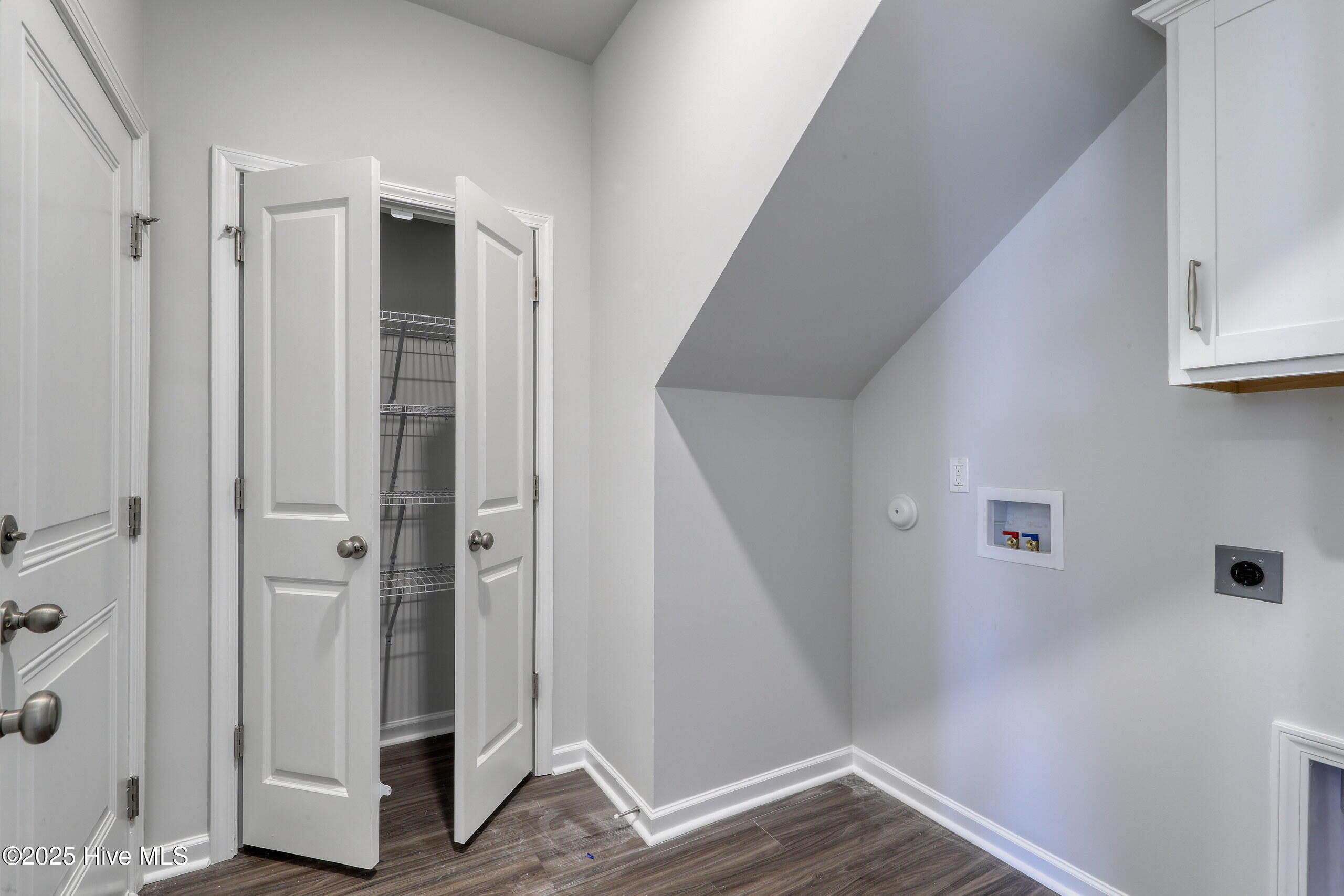 100517565 | Photo 35