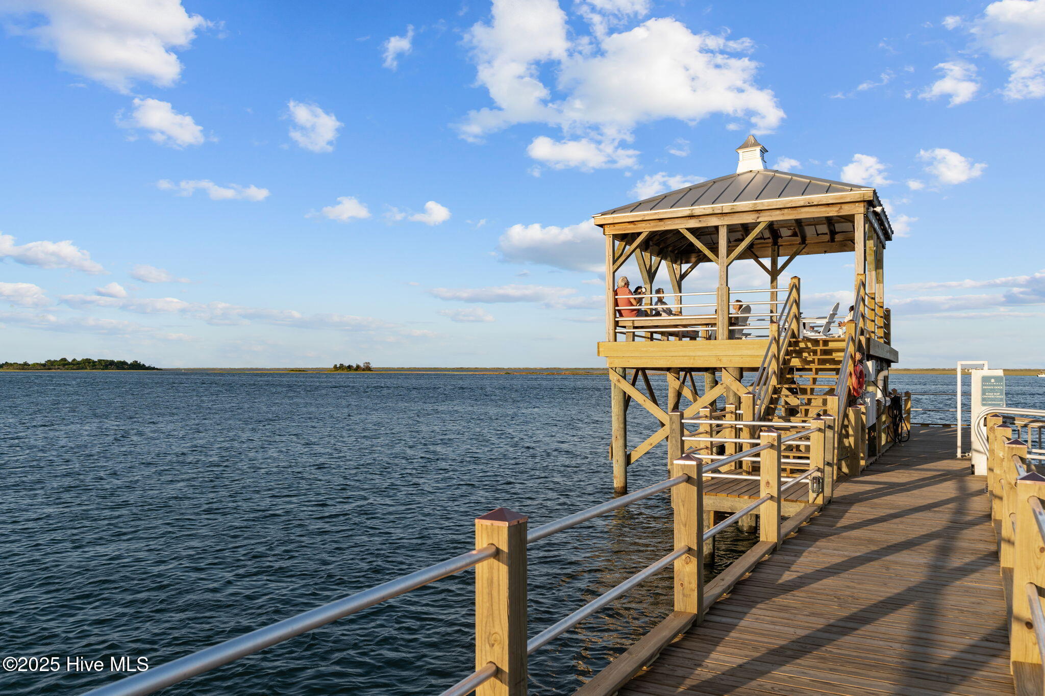 100546200 | Photo 30