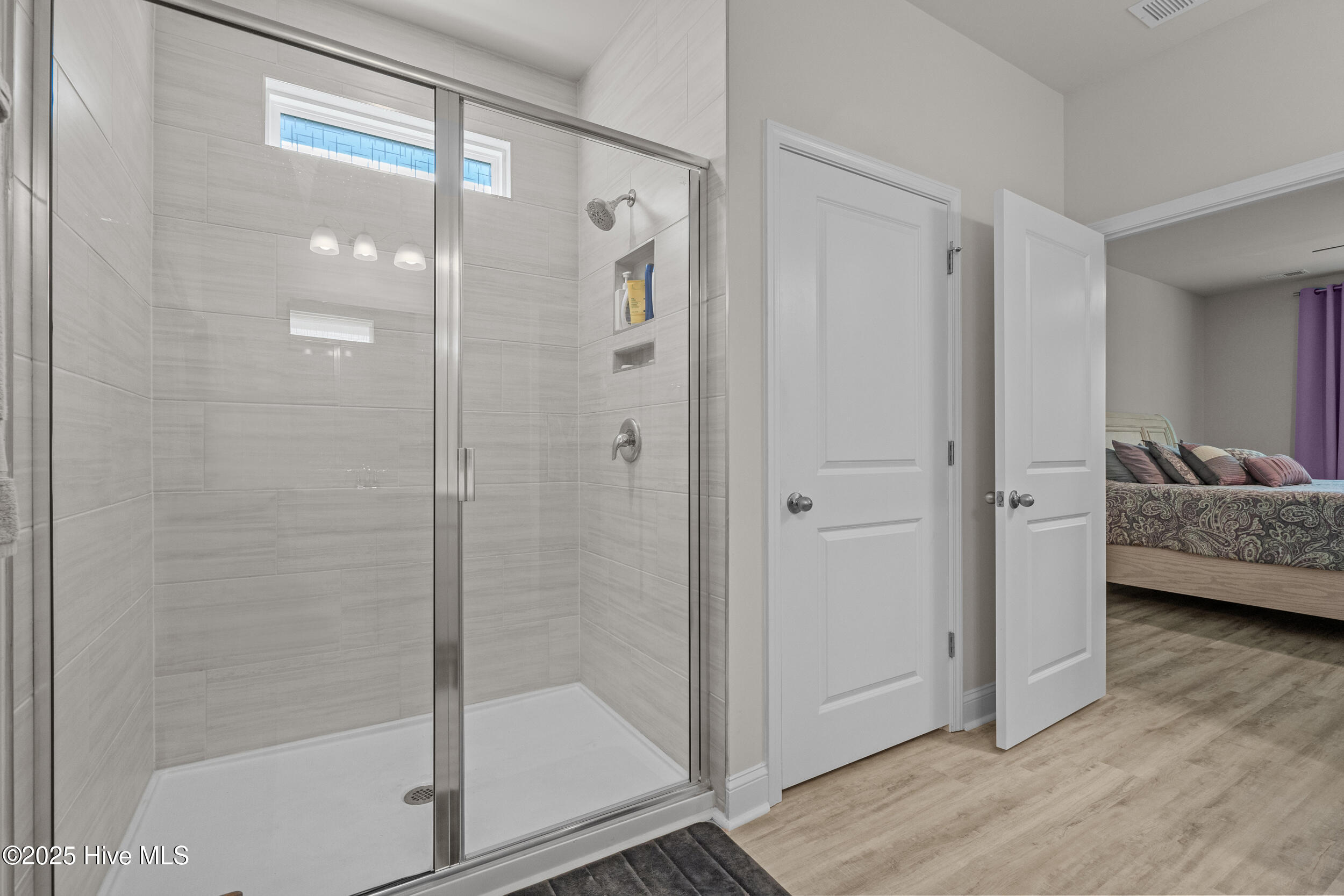 100531761 | Photo 22