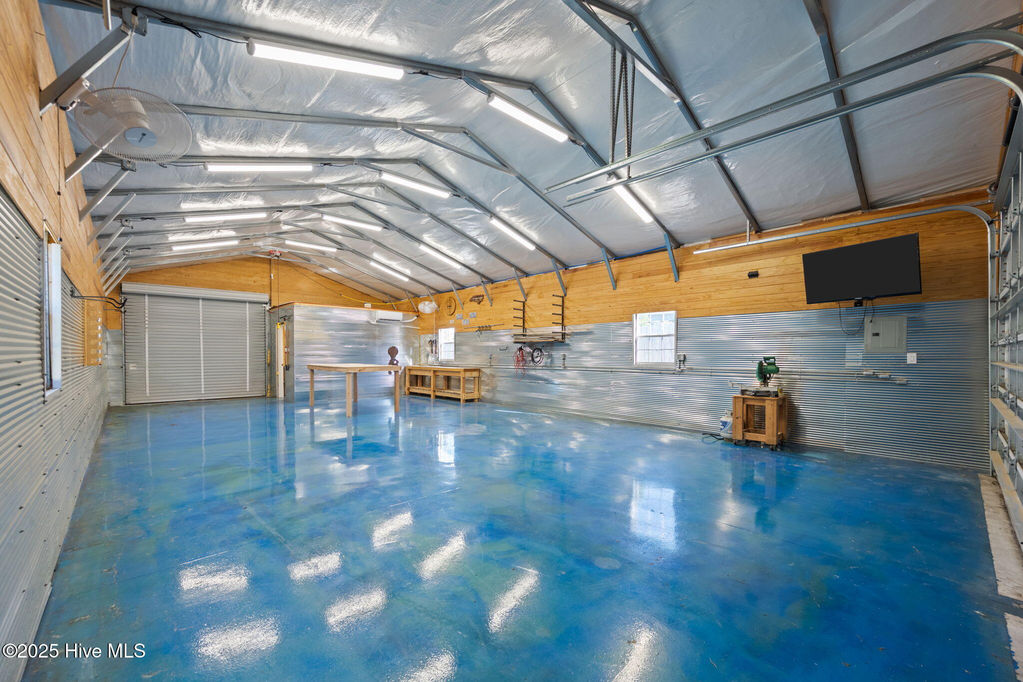 100540961 | Photo 35