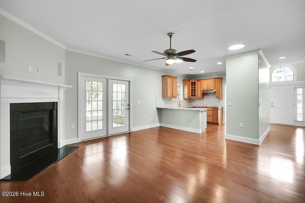 100548376 | Photo 16