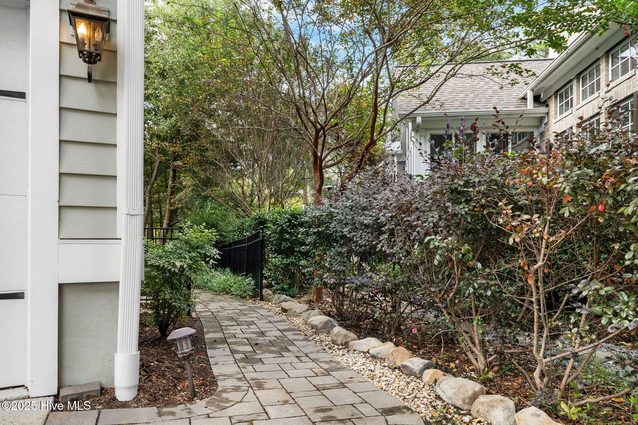 100536544 | Photo 70