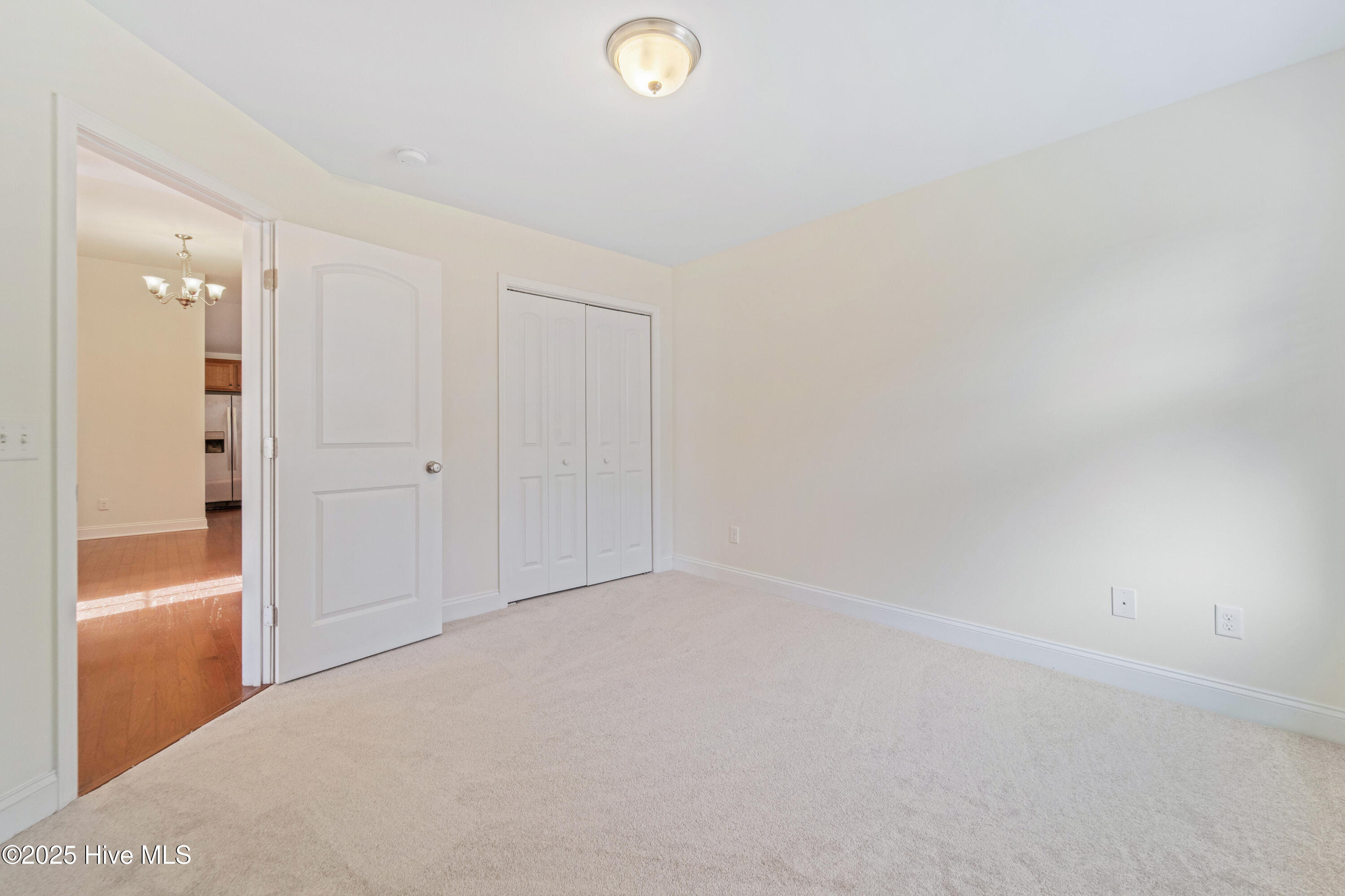 100544349 | Photo 27