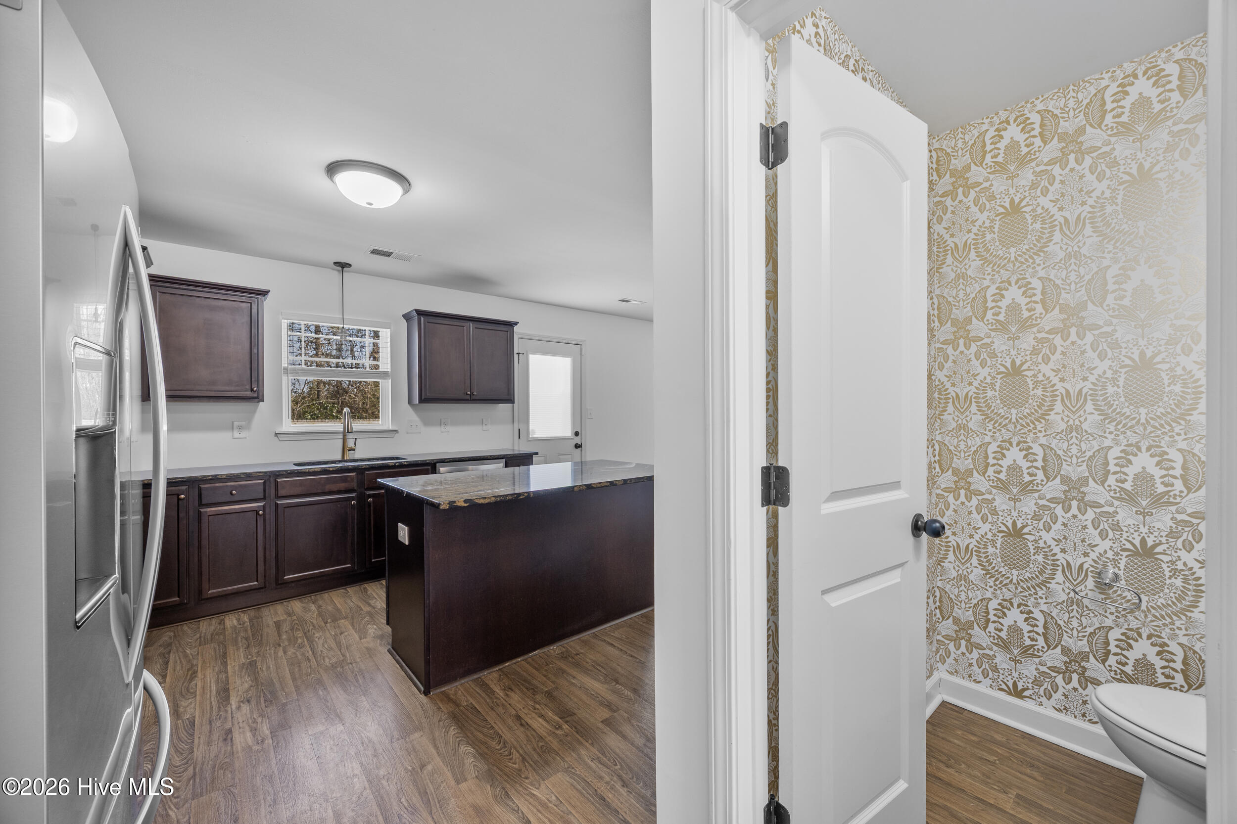 100553929 | Photo 10