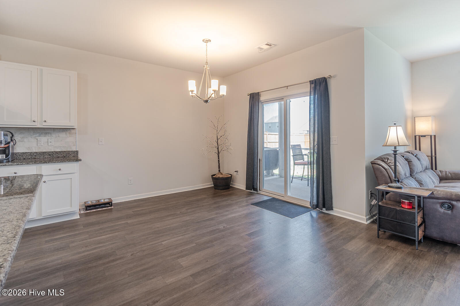 100564968 | Photo 10