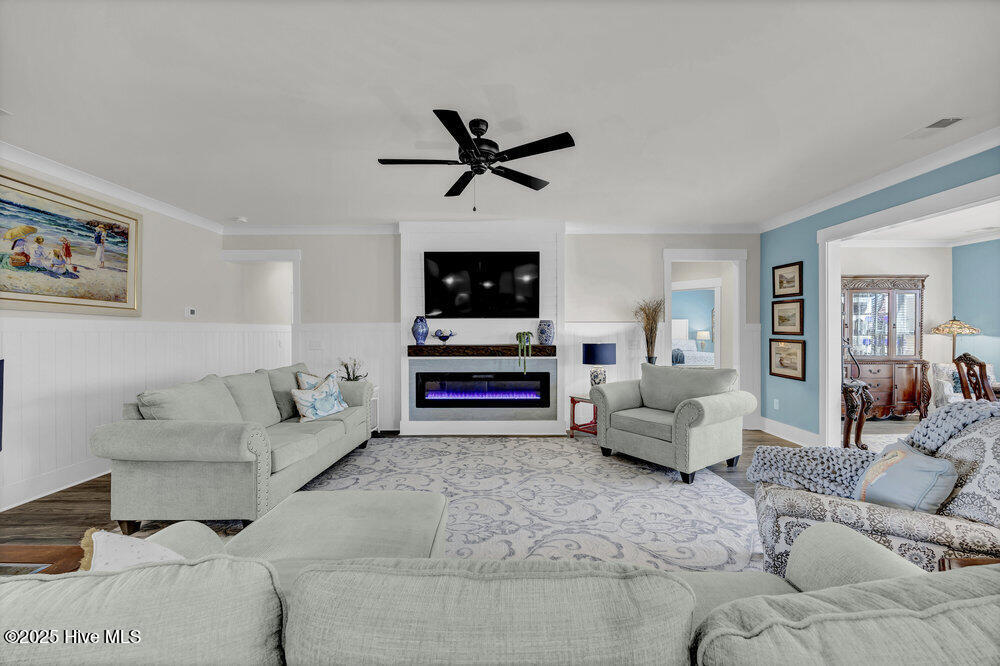 100540446 | Photo 11