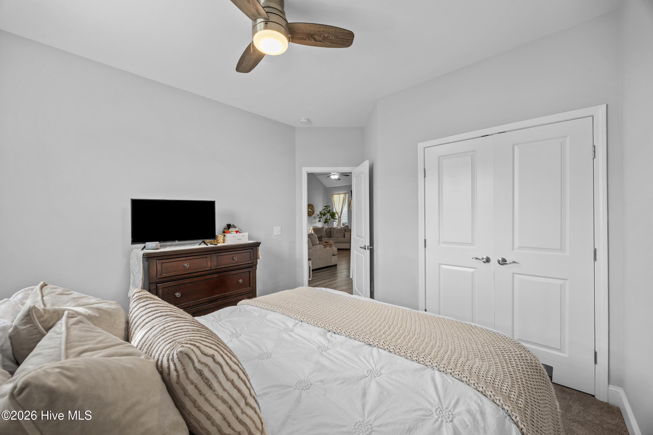 100565874 | Photo 14