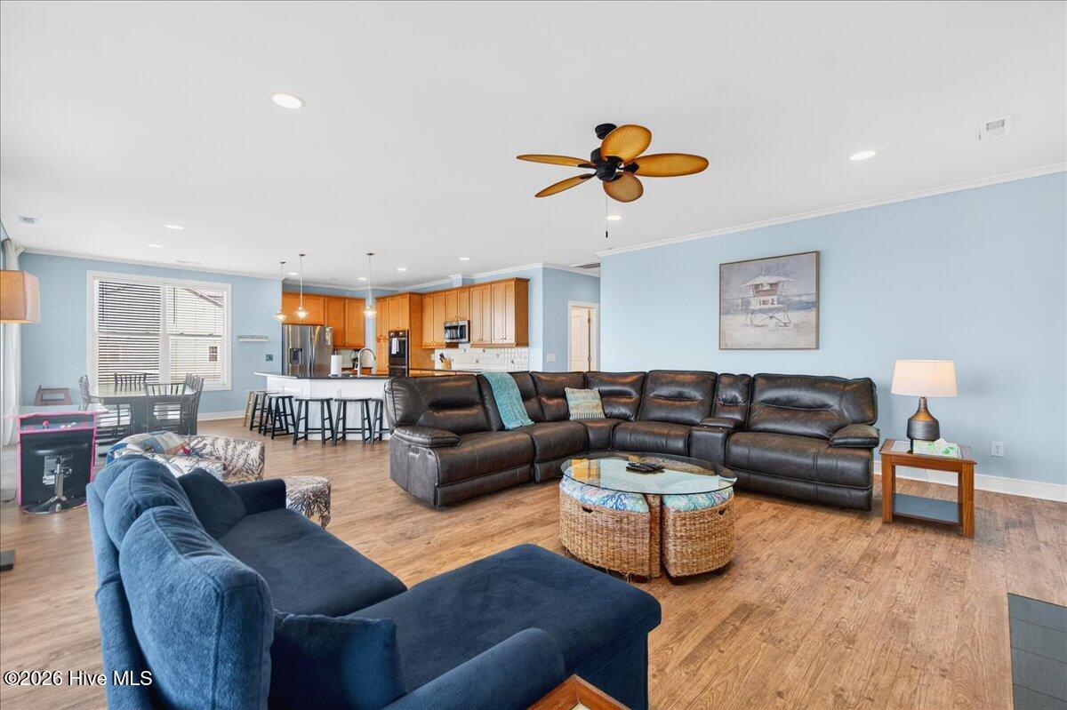 100549293 | Photo 44