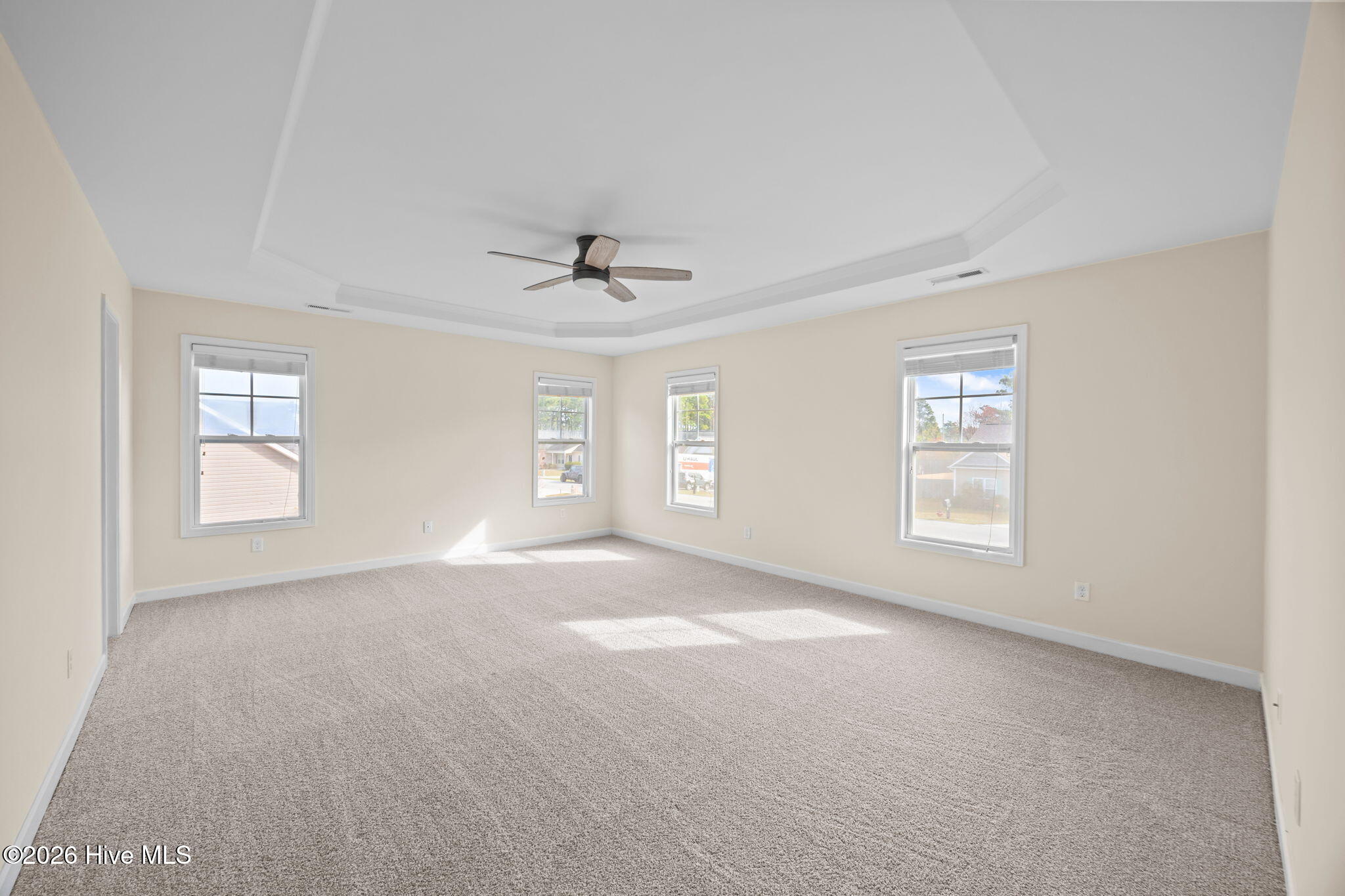 100557440 | Photo 26