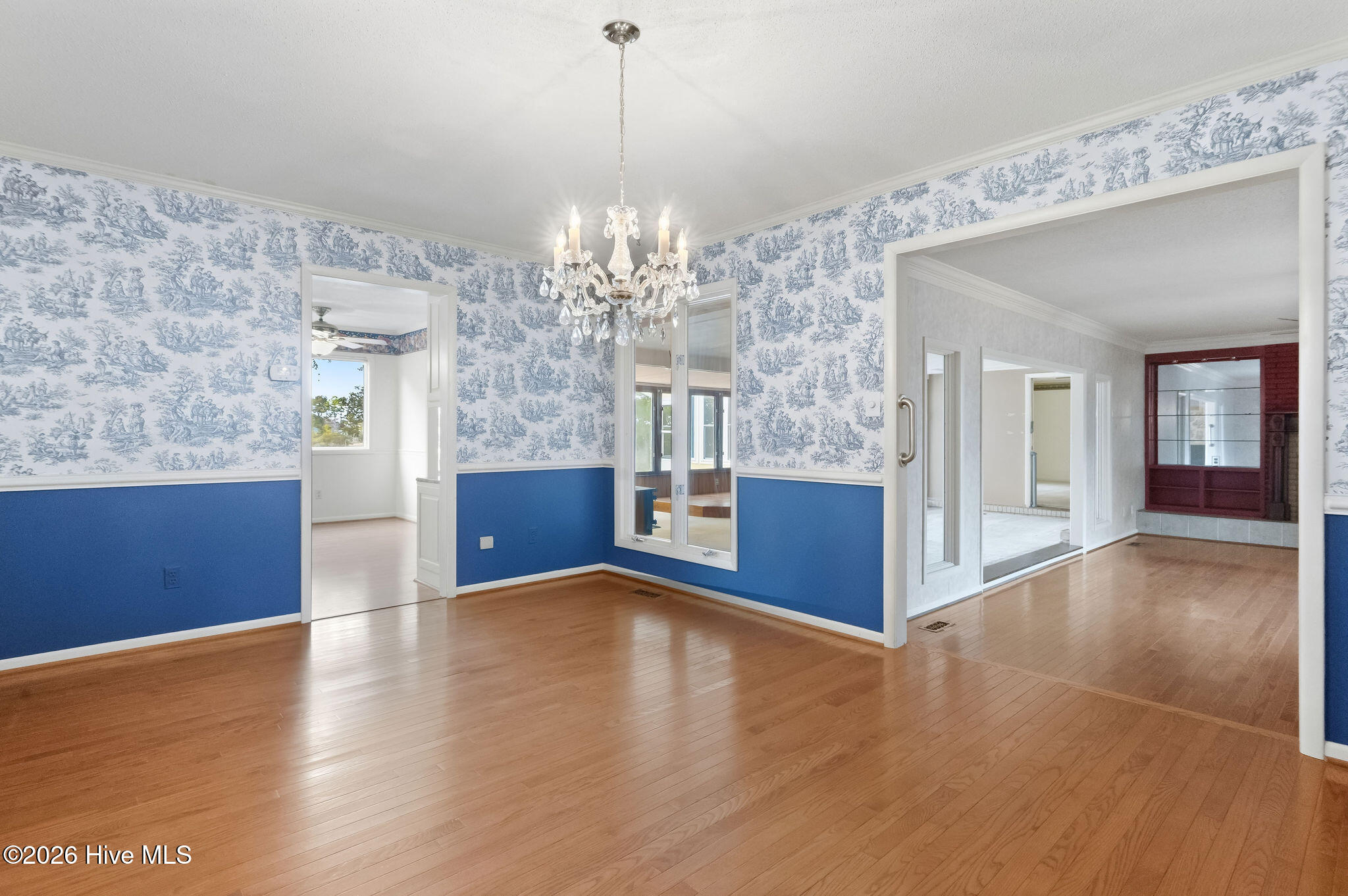 100556602 | Photo 12