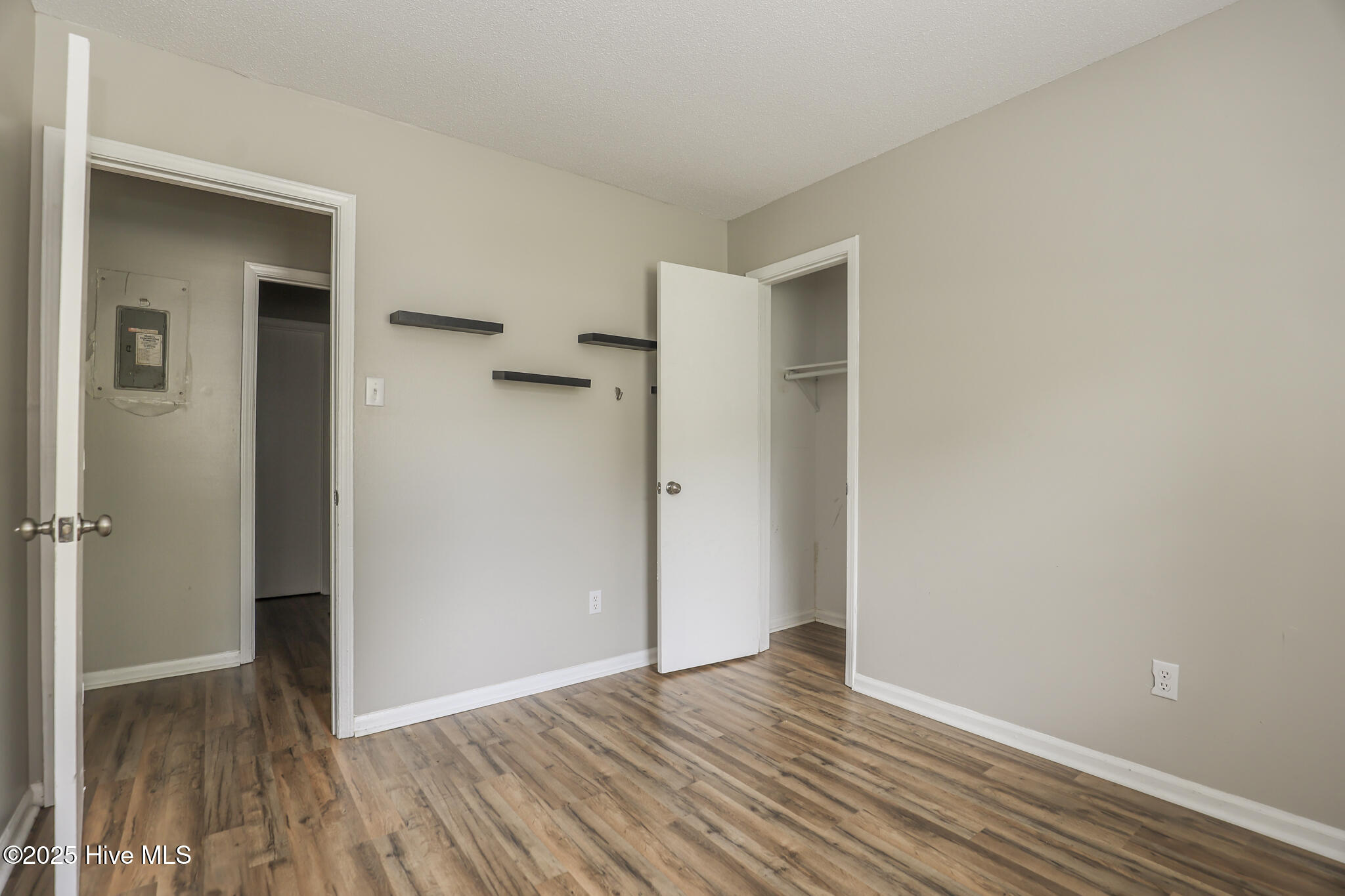 100527829 | Photo 11