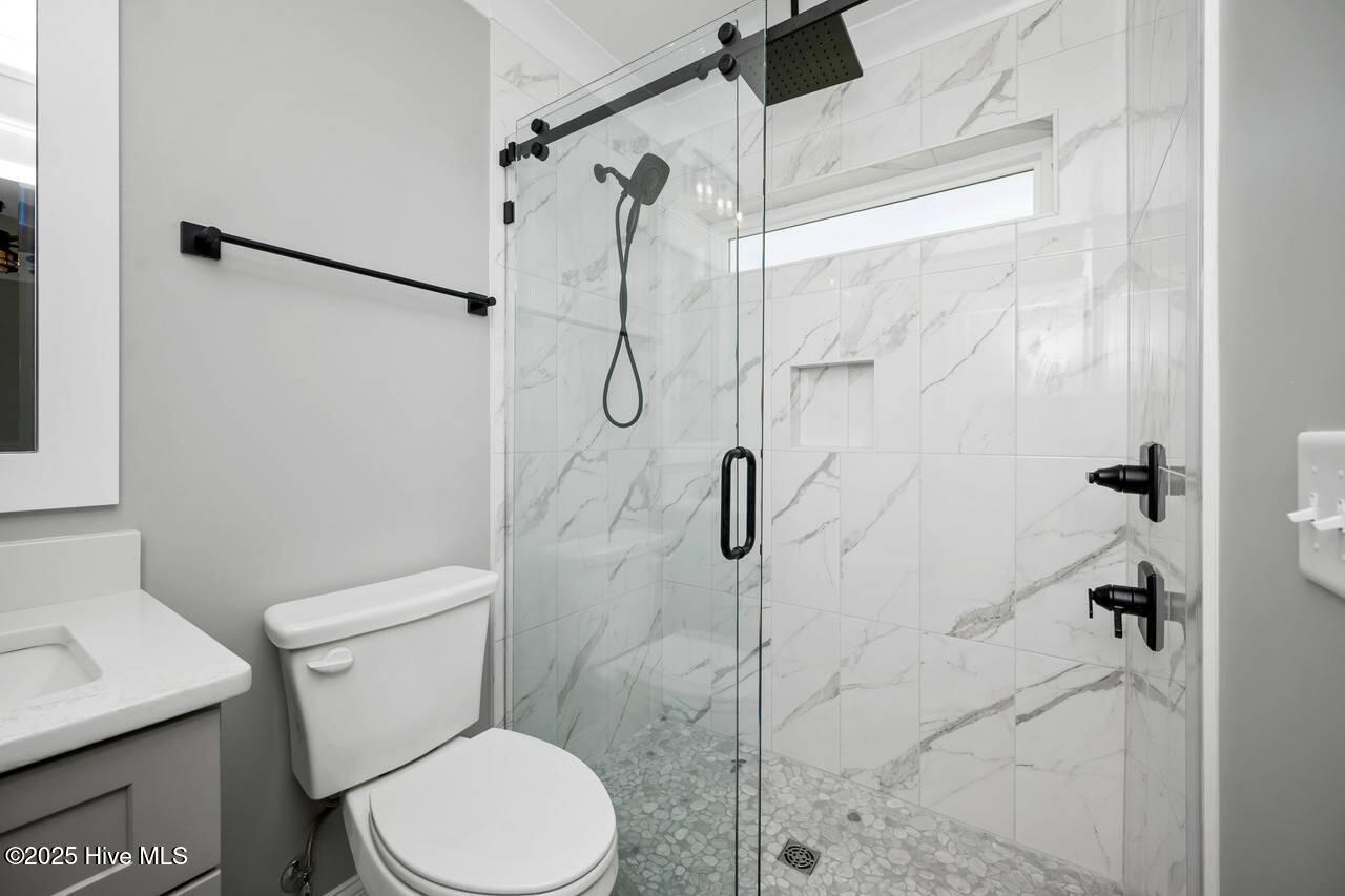 100527522 | Photo 51