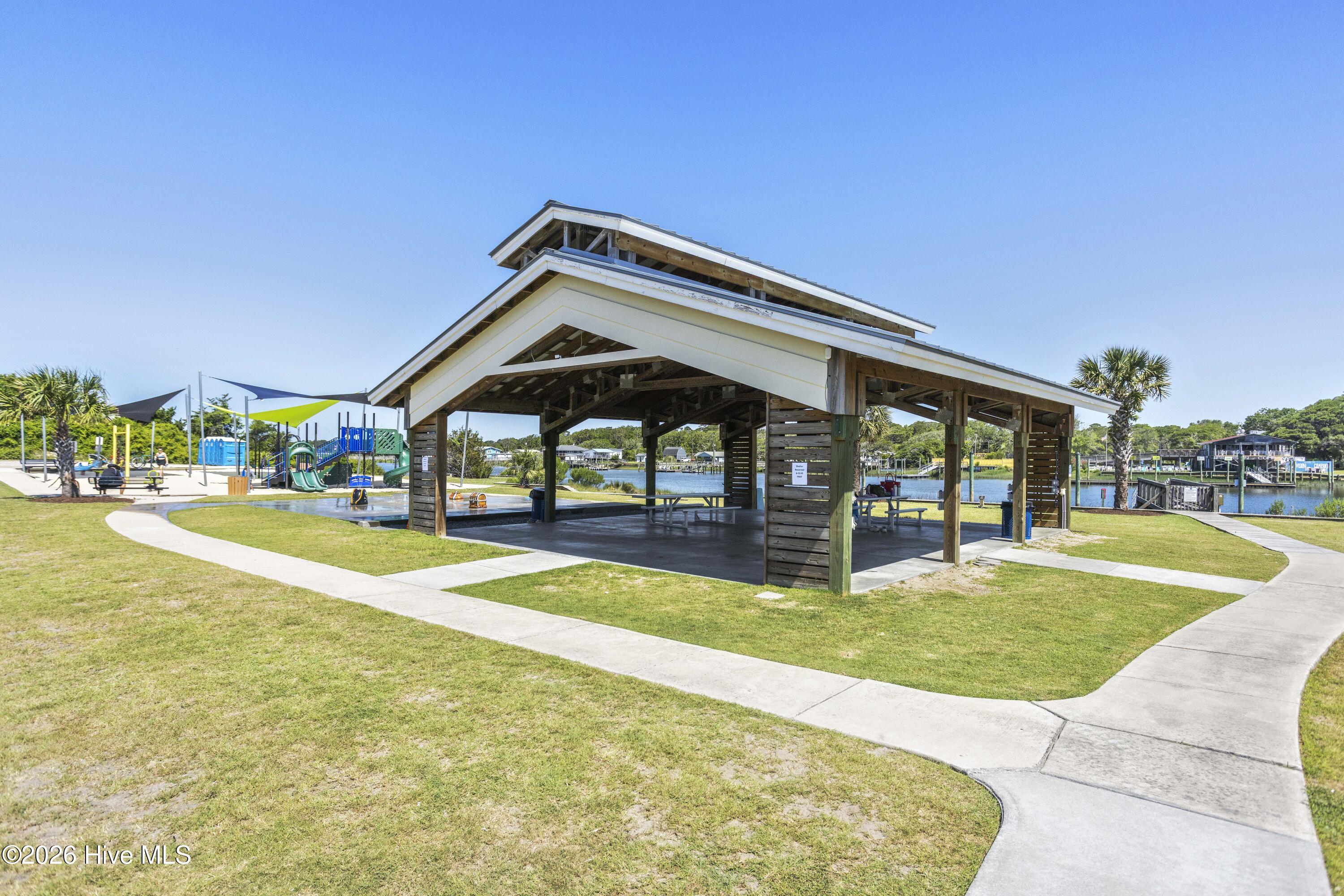 100552709 | Photo 53