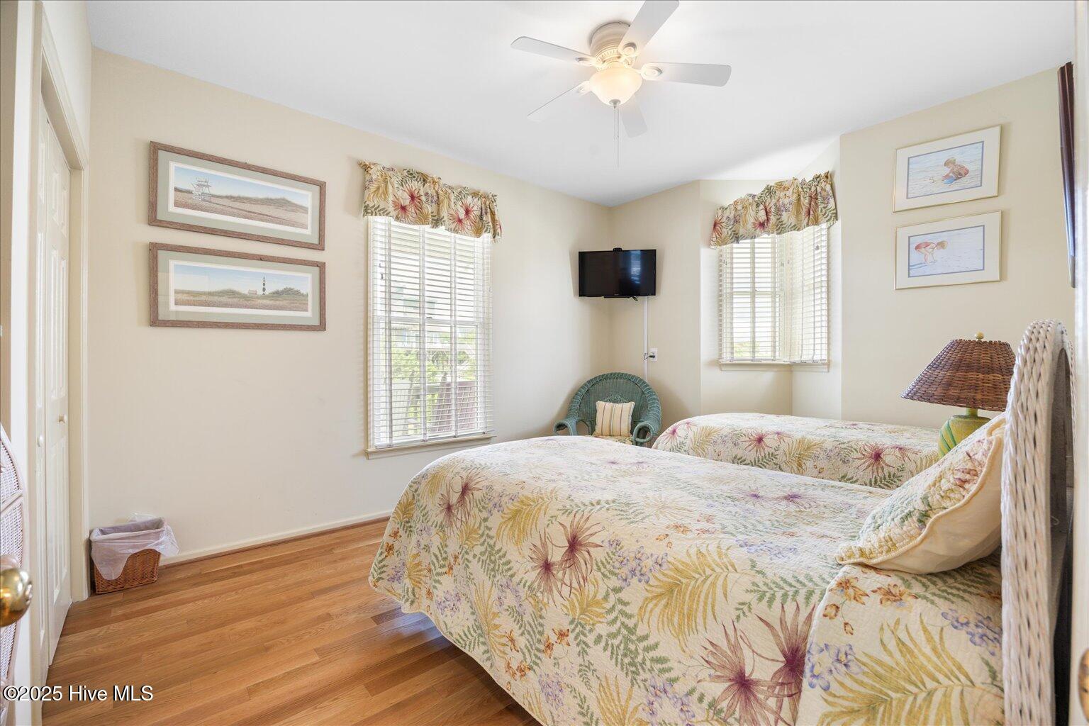 100526123 | Photo 15