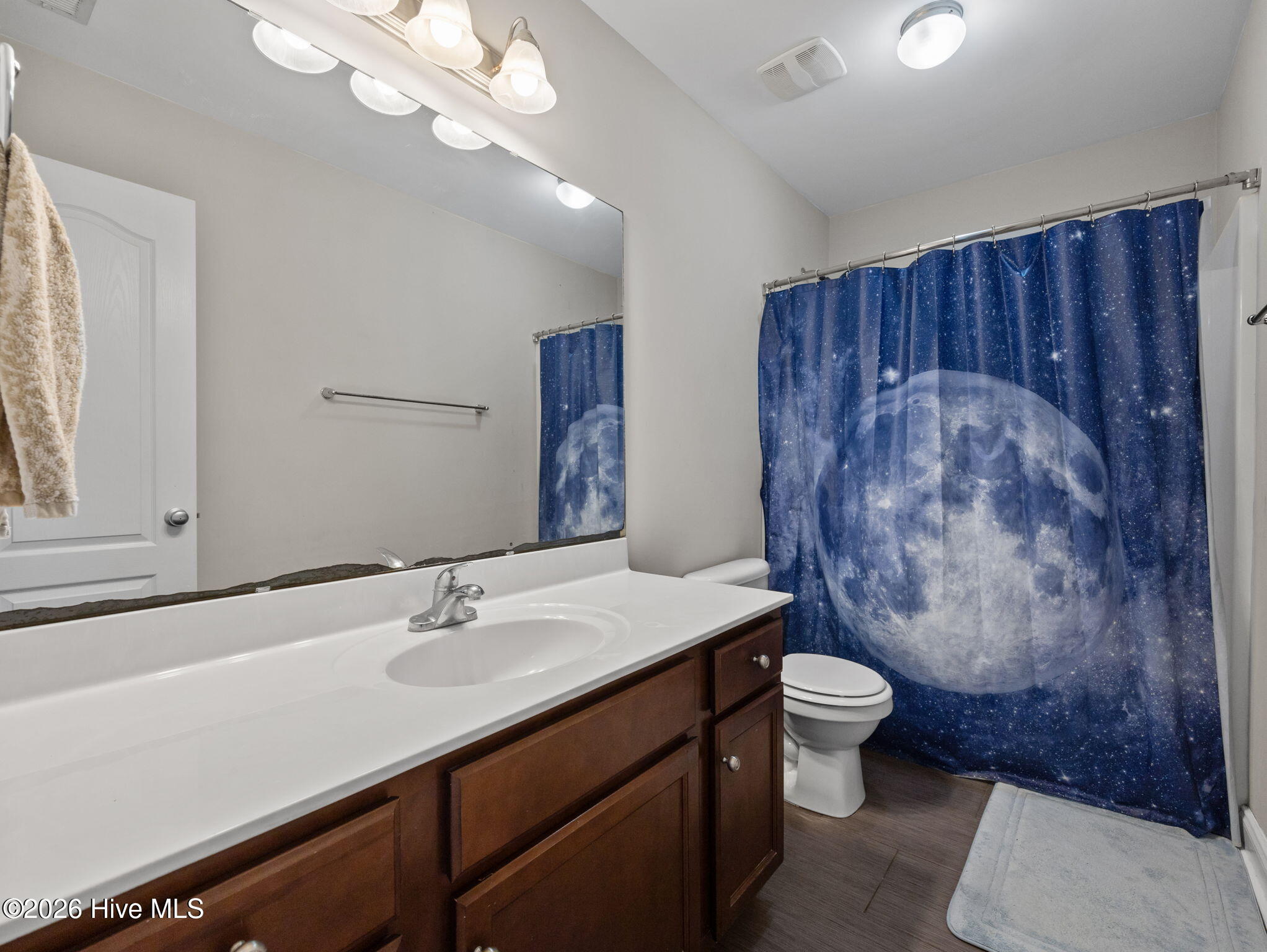 100564240 | Photo 49