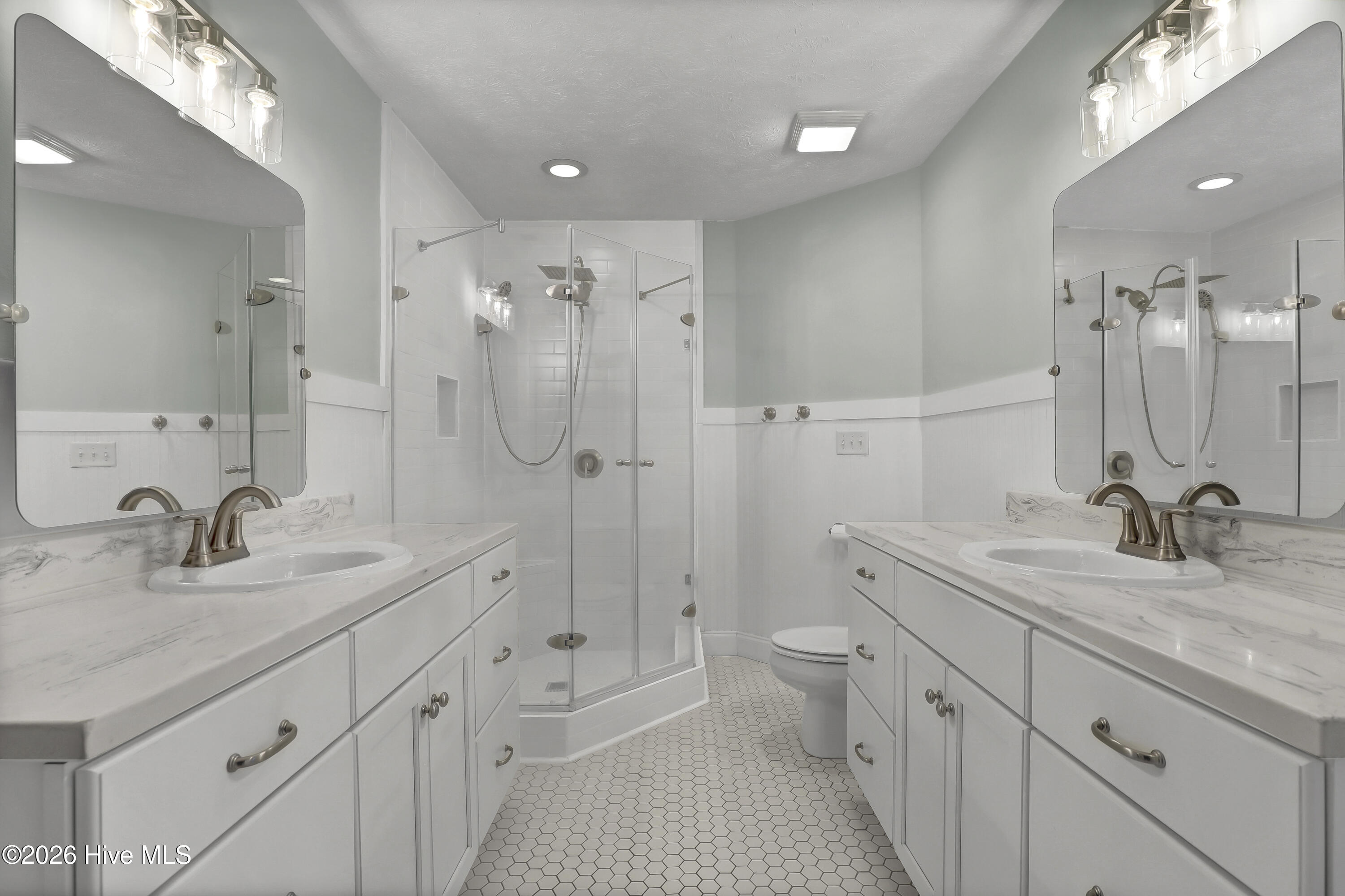 100550563 | Photo 24