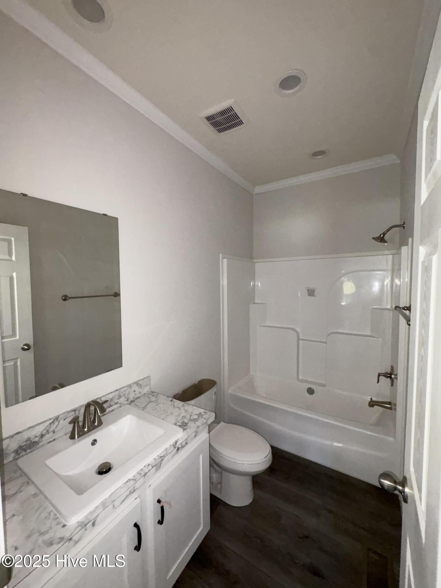 100532306 | Photo 18