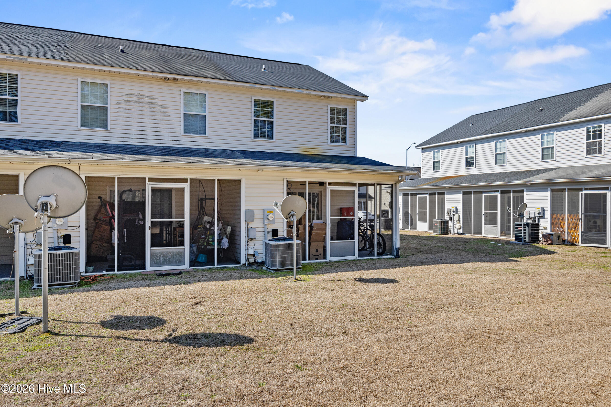 100554013 | Photo 25