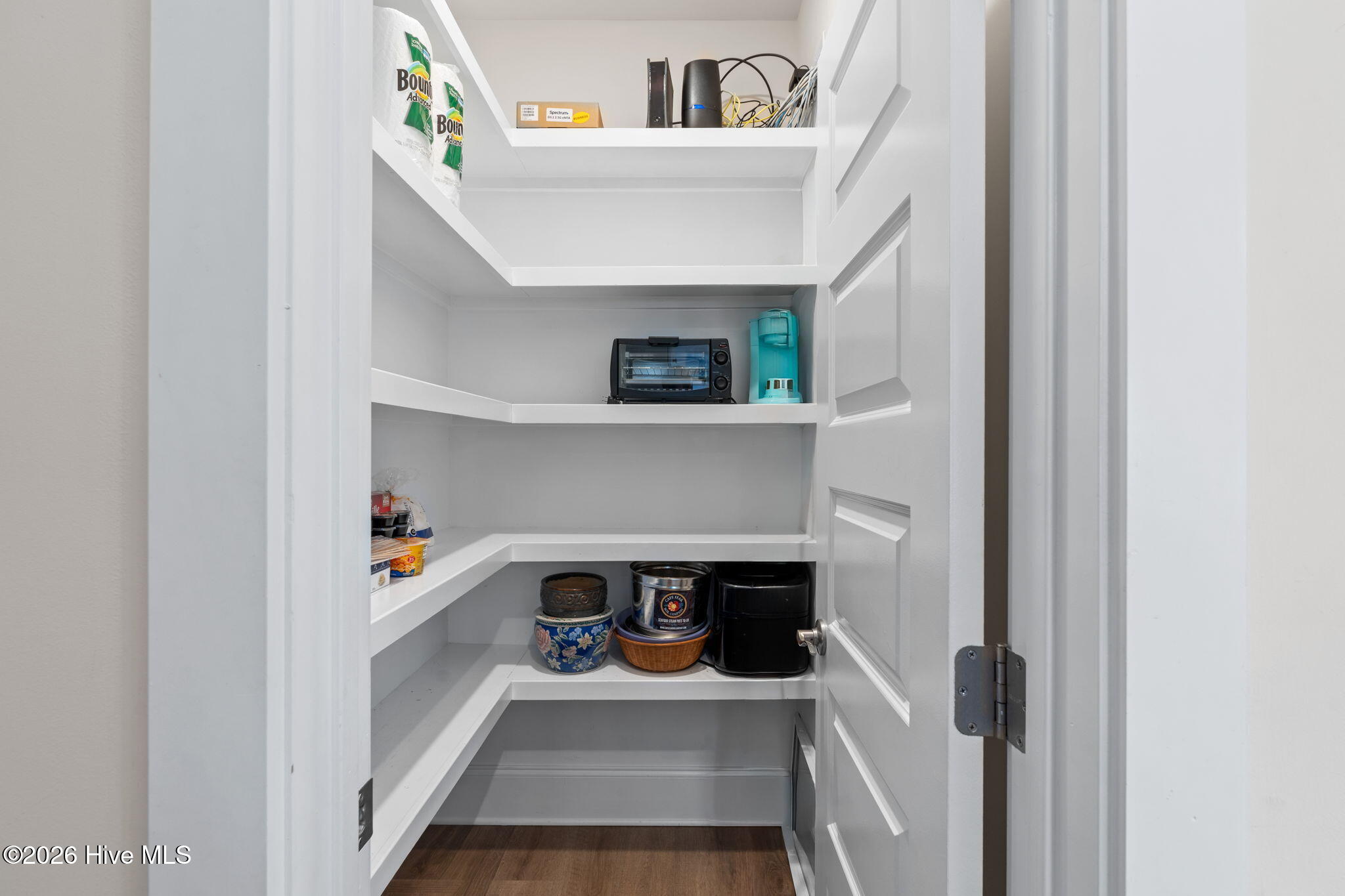 100563118 | Photo 33