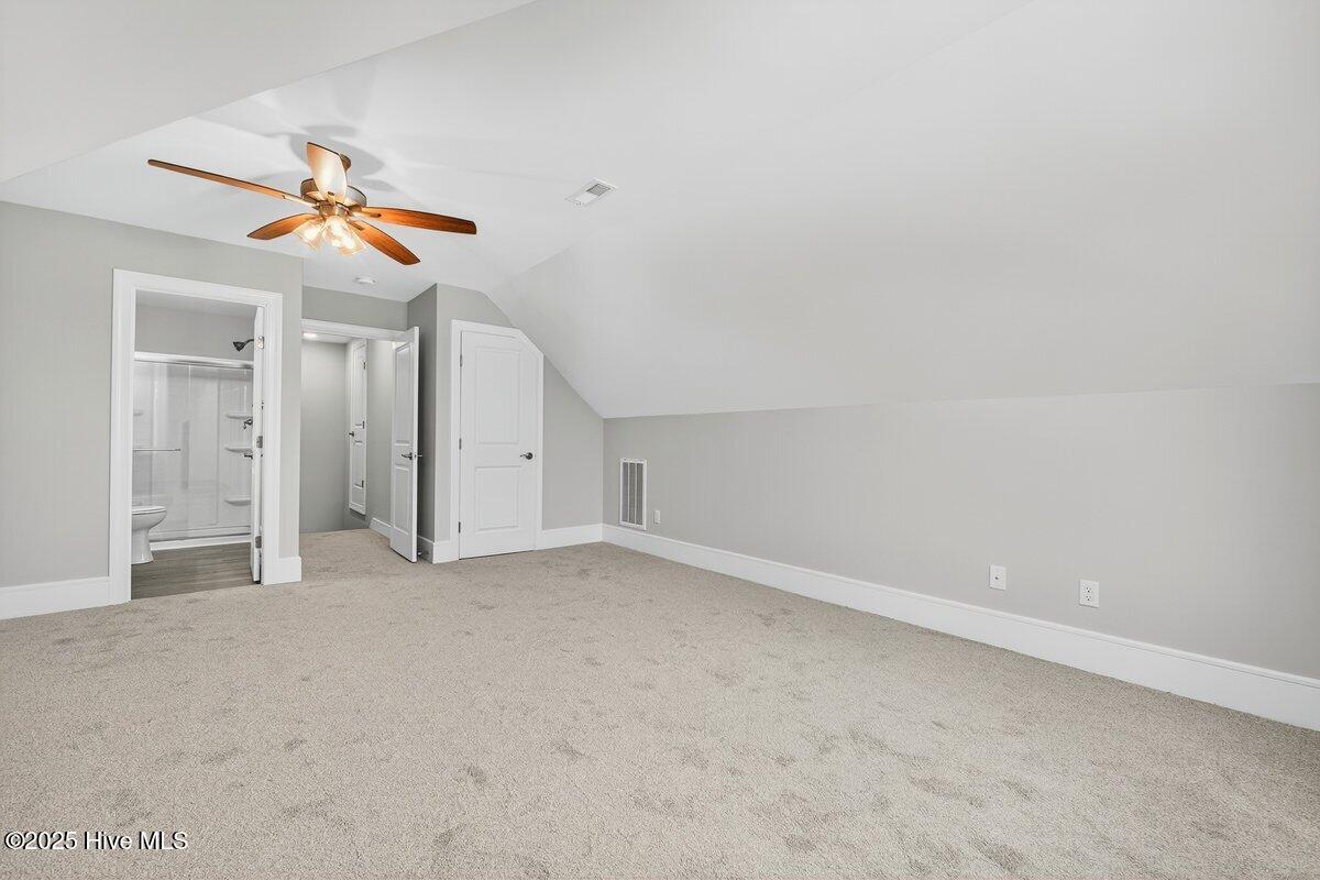 100545863 | Photo 50