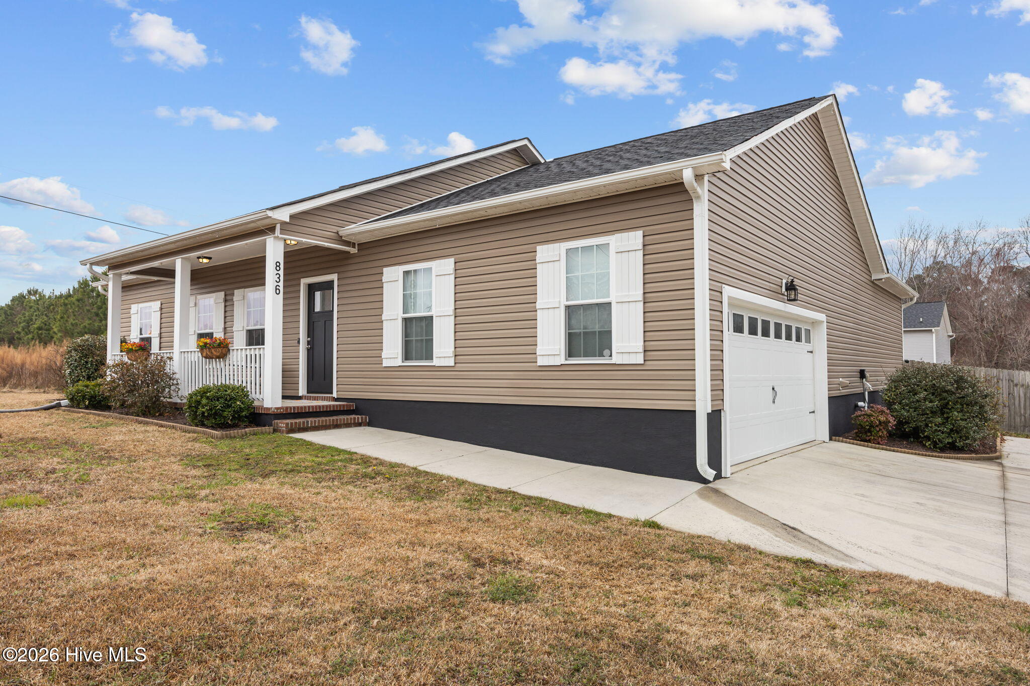 100557380 | Photo 41