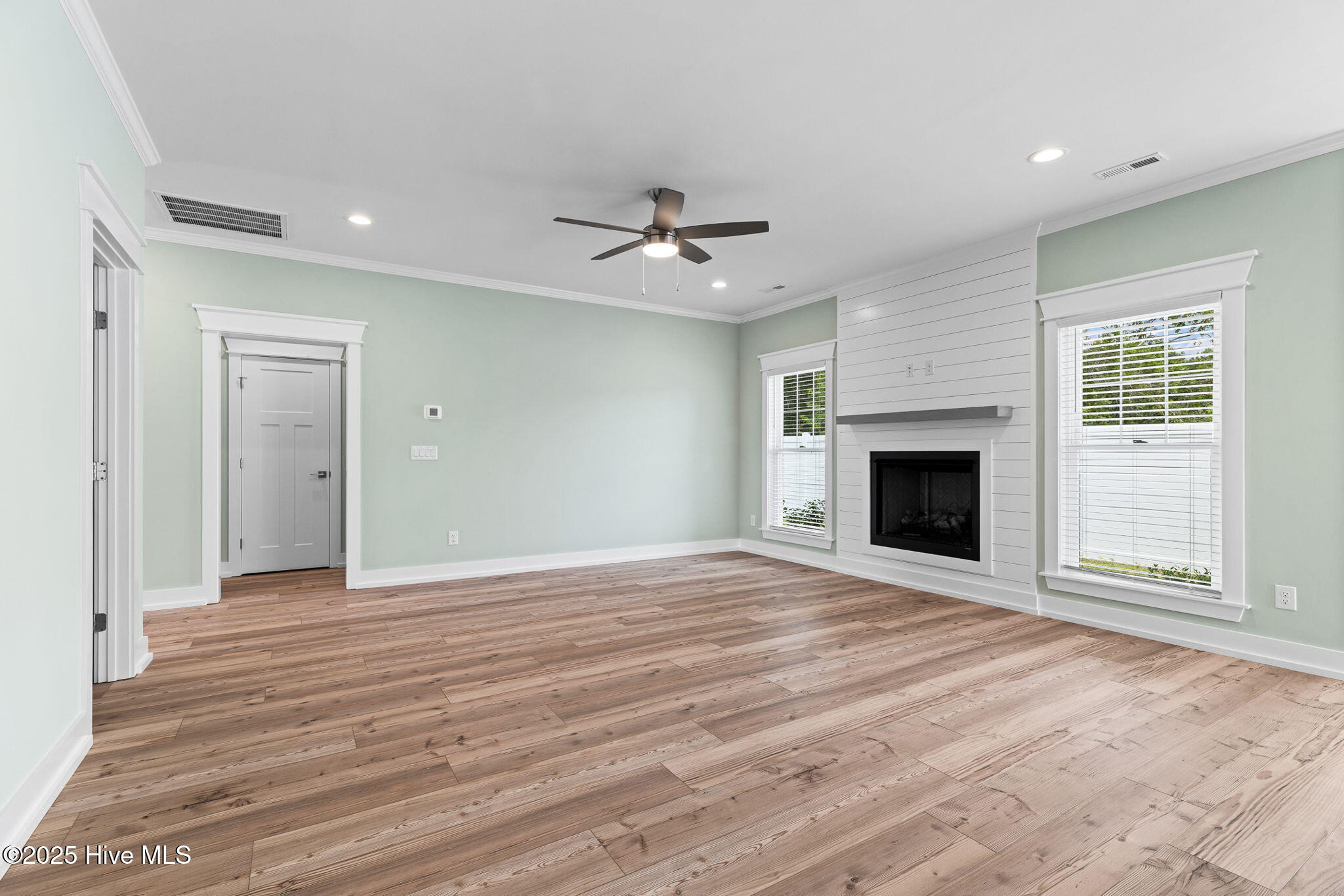 100479580 | Photo 13