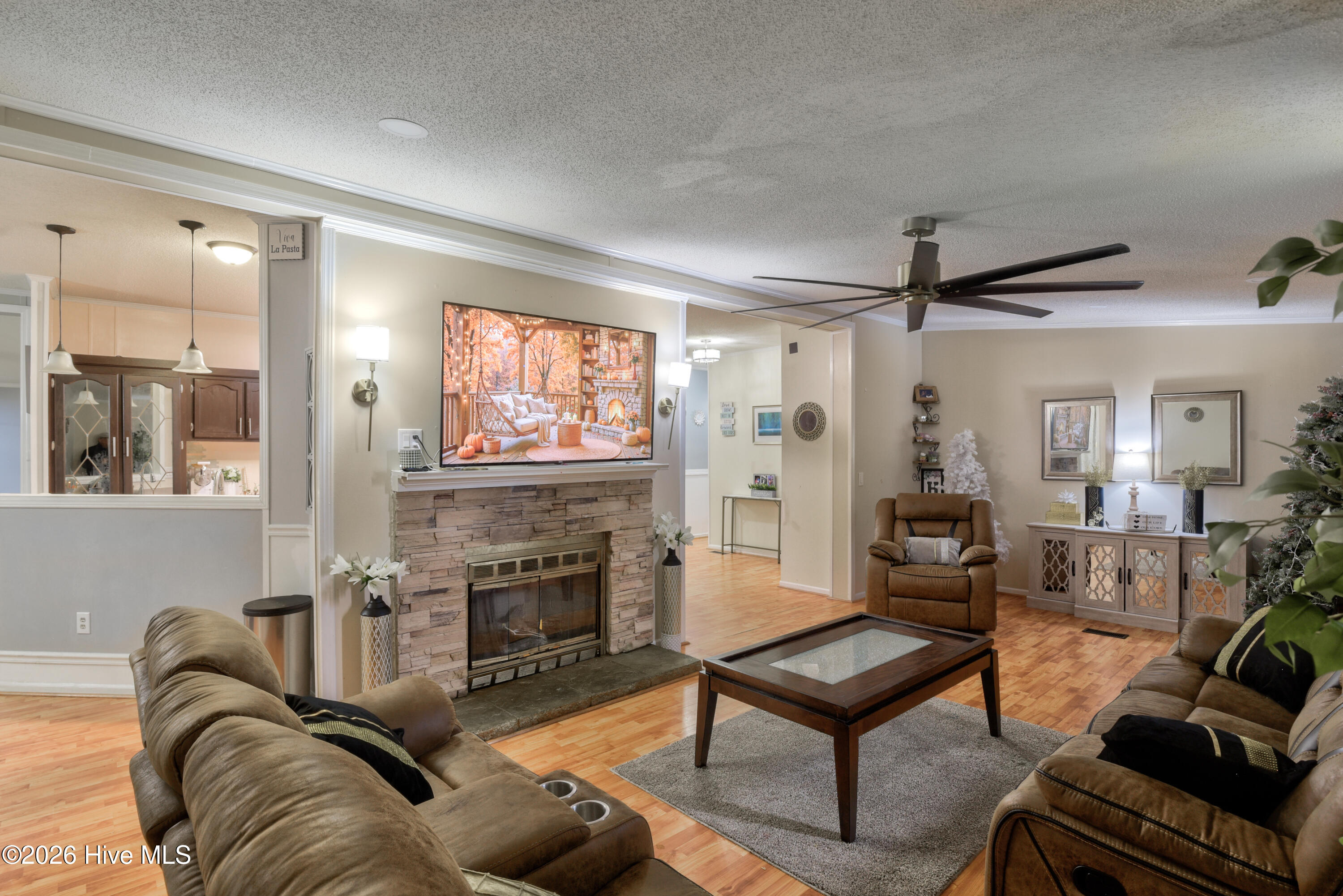 100566927 | Photo 17