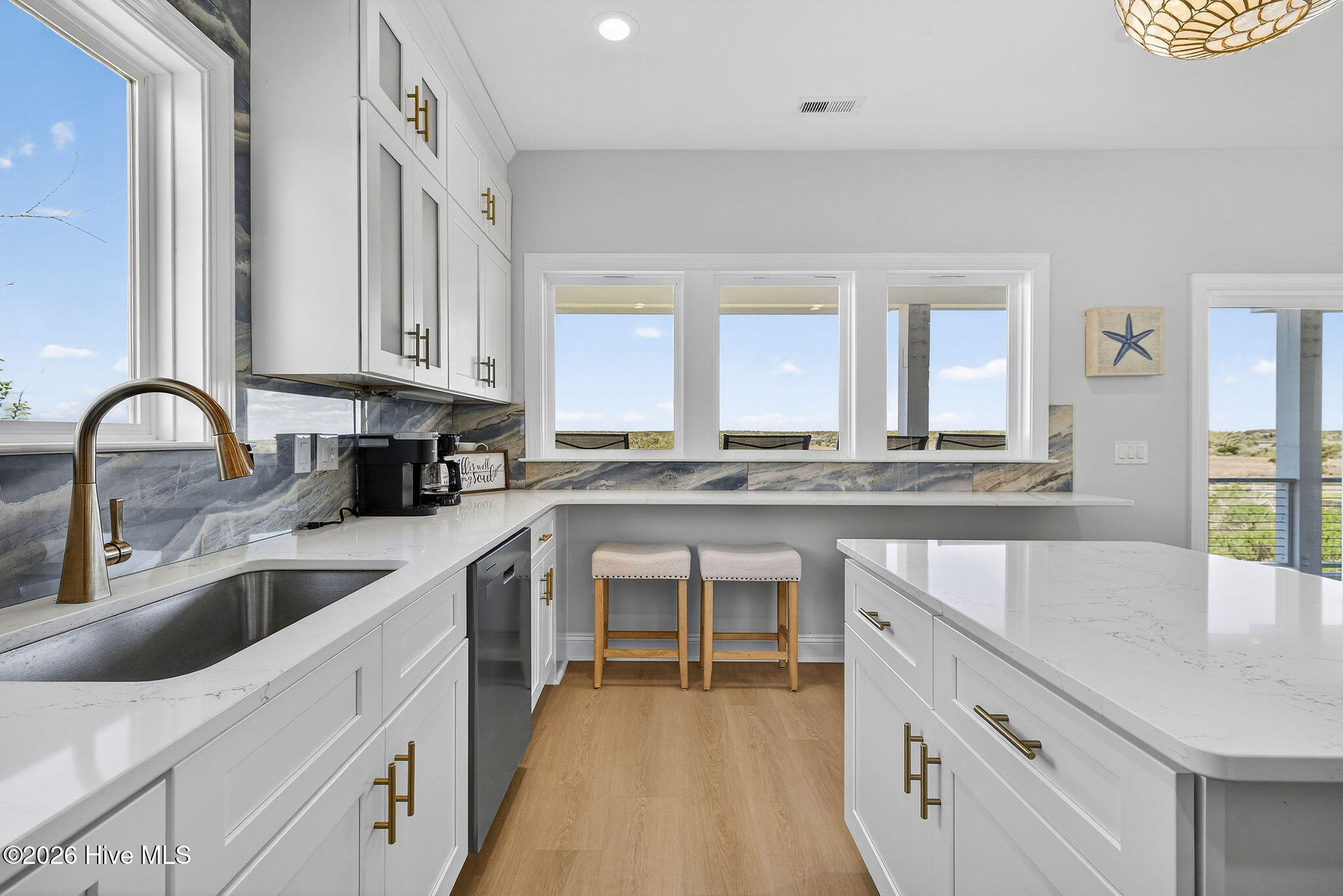 100565526 | Photo 13