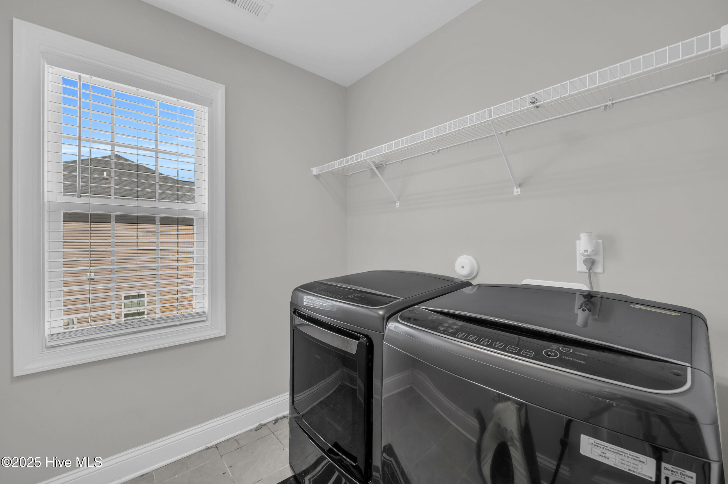 100530270 | Photo 36