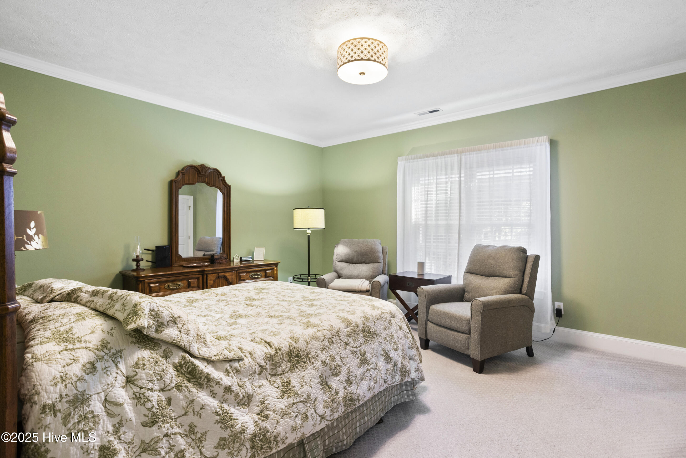 100550933 | Photo 21