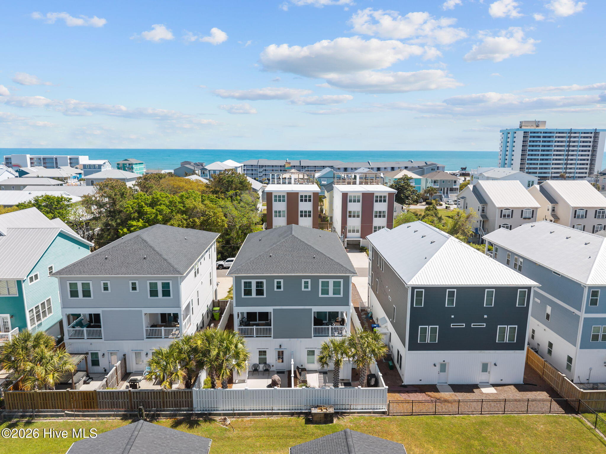 100565767 | Photo 47