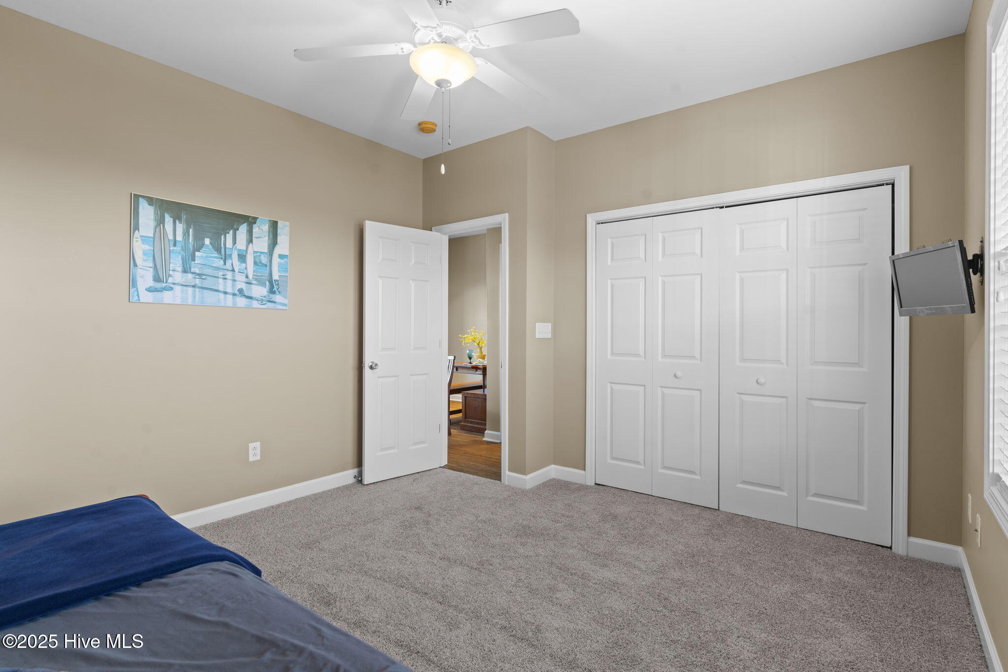 100544911 | Photo 25