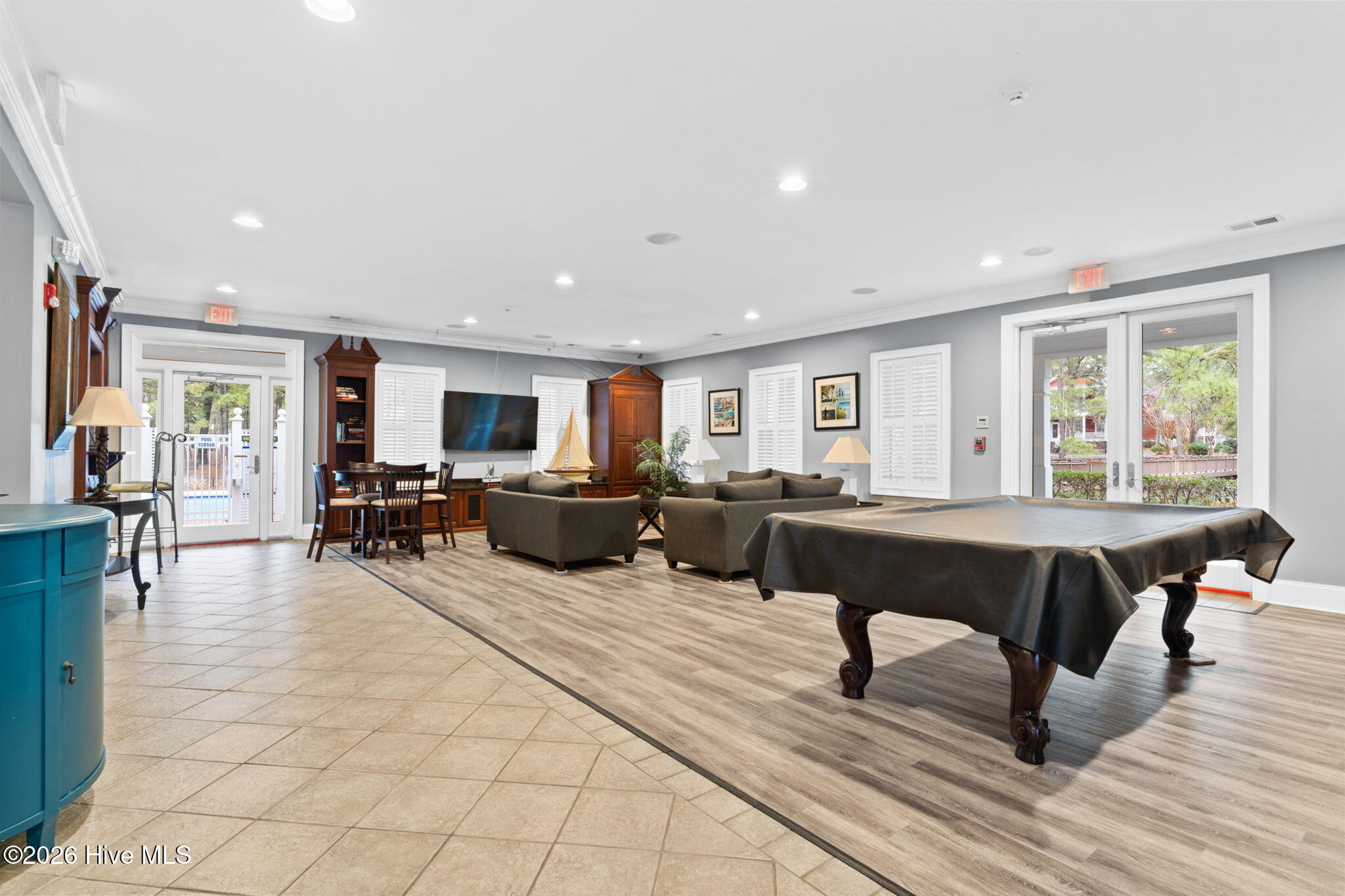 100553997 | Photo 53